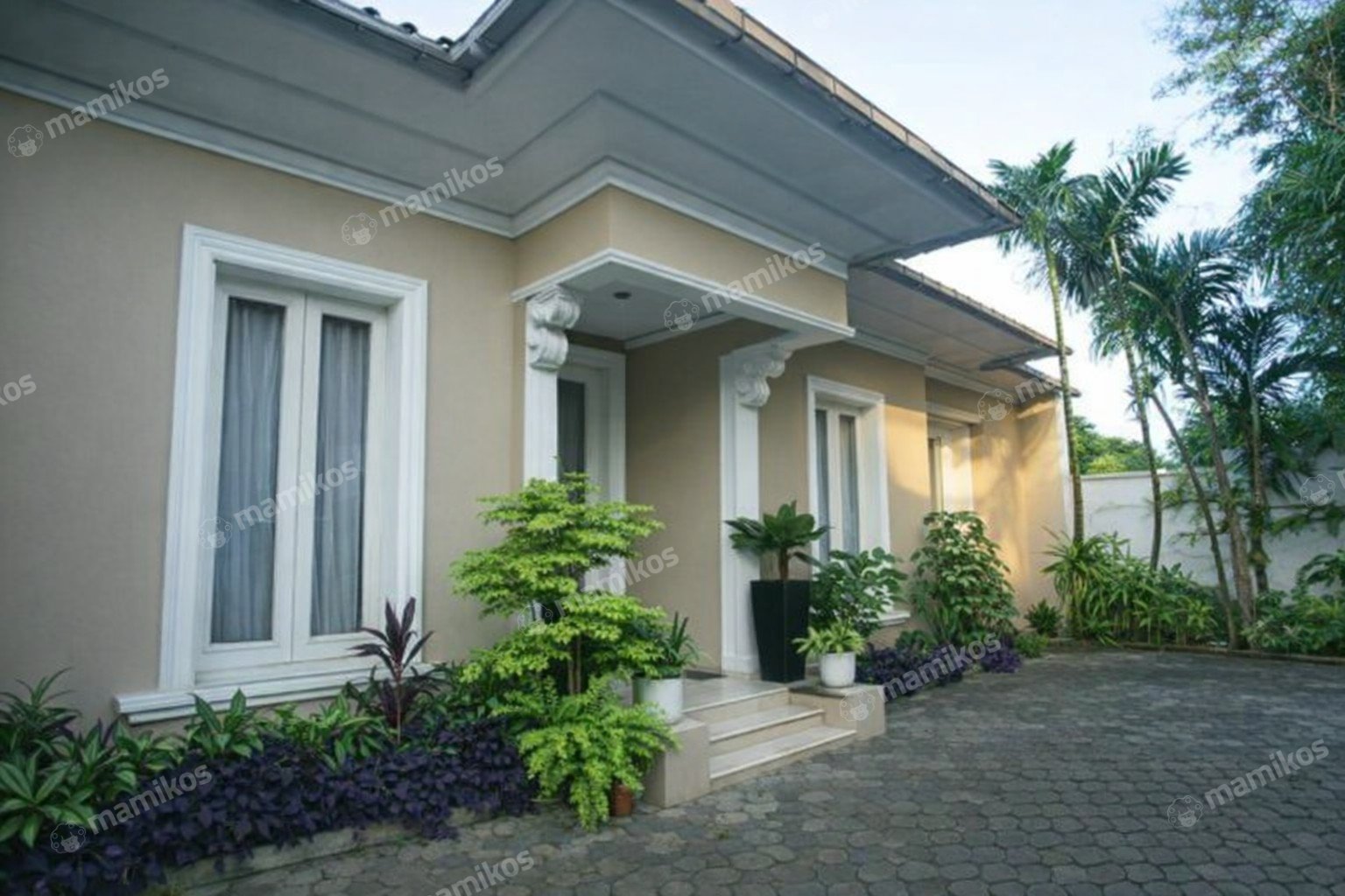 Rumah Sertifikat SHM 4 Kamar Tidur 3 Kamar Mandi Kemang Jakarta Selatan