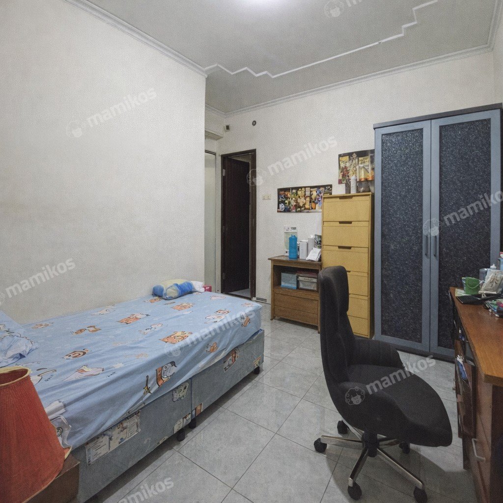 Rumah Sertifikat SHM 4 Kamar Tidur 4 Kamar Mandi Permata Buana Jakarta Barat - Photo 5