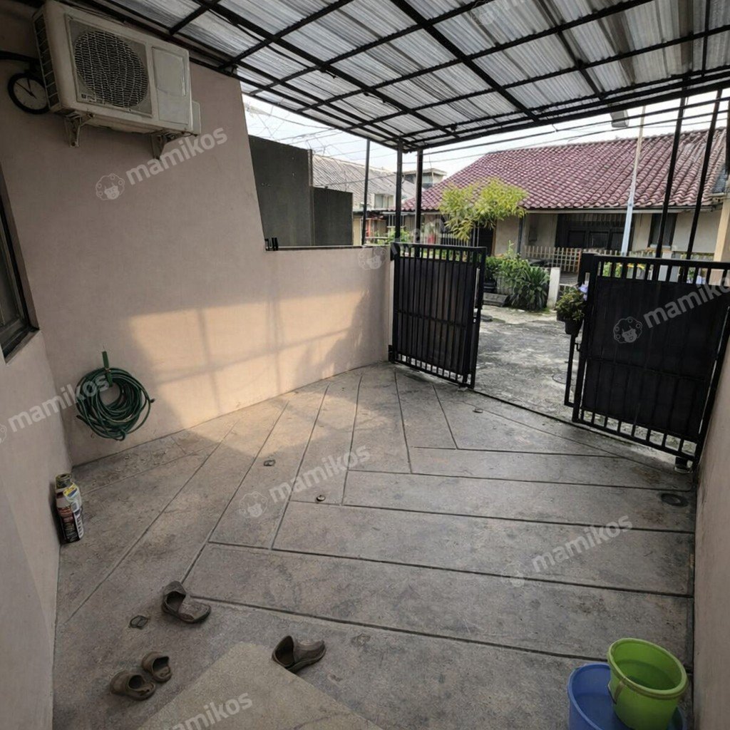 Rumah Sertifikat SHM 4 Kamar Tidur 4 Kamar Mandi Duri Kepa Jakarta Barat - Photo 2