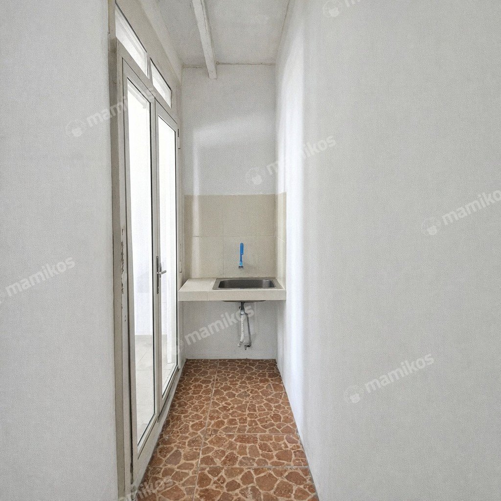 Rumah Sertifikat SHM 2 Kamar Tidur 2 Kamar Mandi Taman Surya Jakarta Barat - Photo 3