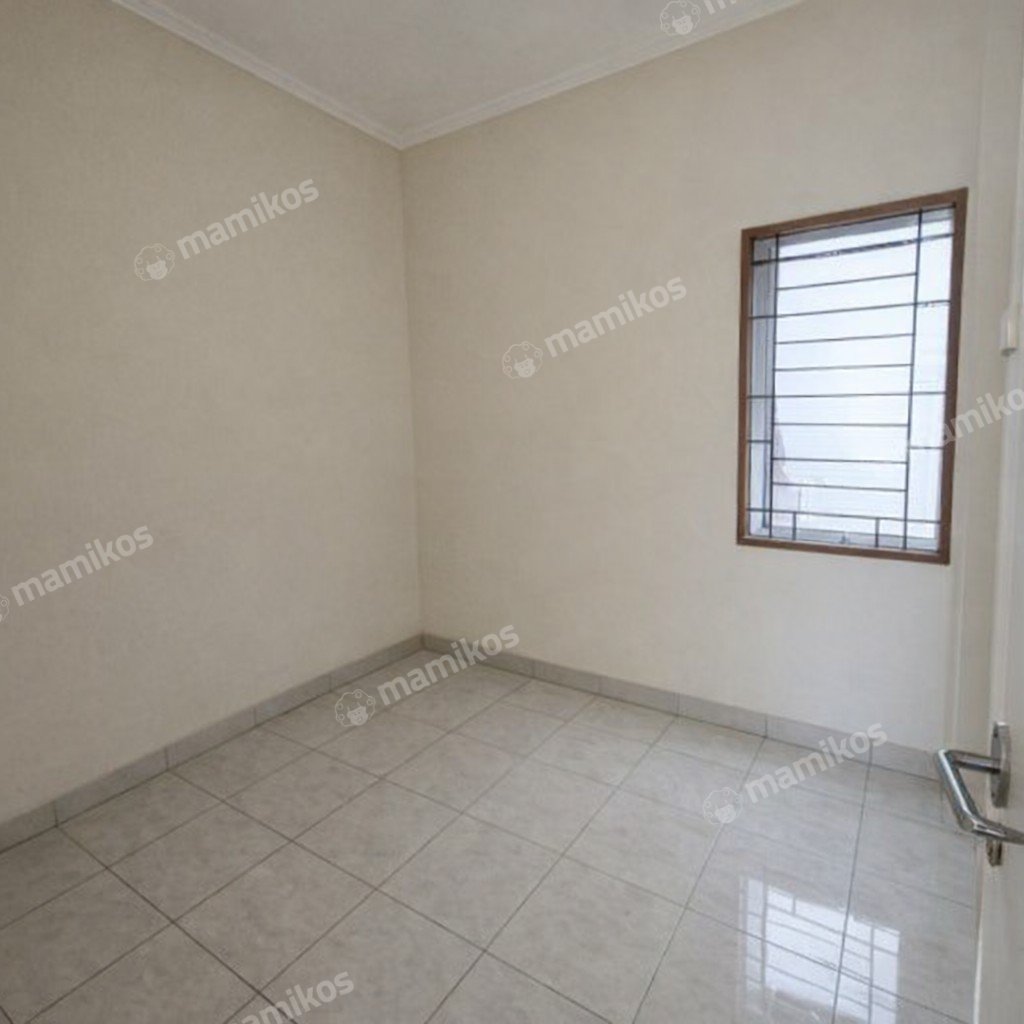 Rumah Sertifikat SHM 2 Kamar Tidur 2 Kamar Mandi Taman Surya Jakarta Barat - Photo 4