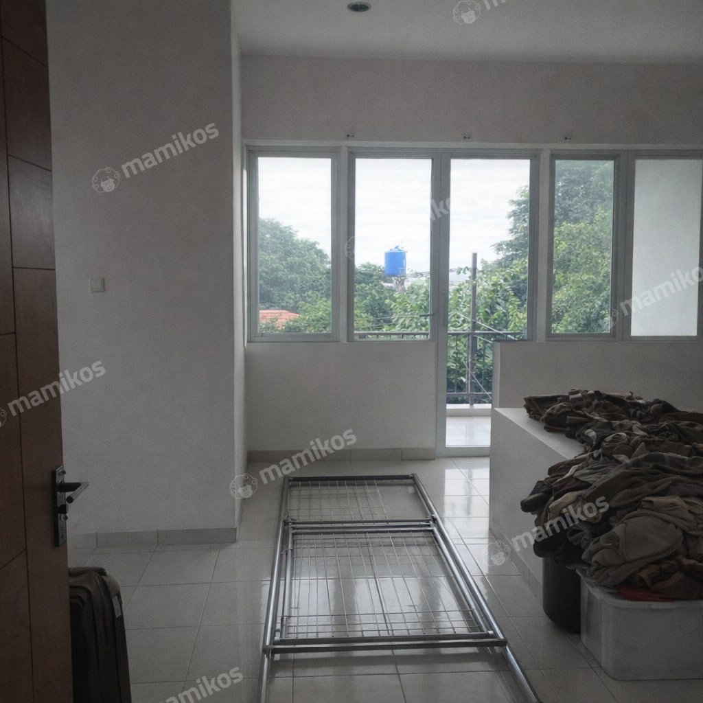 Rumah Sertifikat SHM 6 Kamar Tidur 5 Kamar Mandi Kebon Jeruk Jakarta Barat - Photo 3