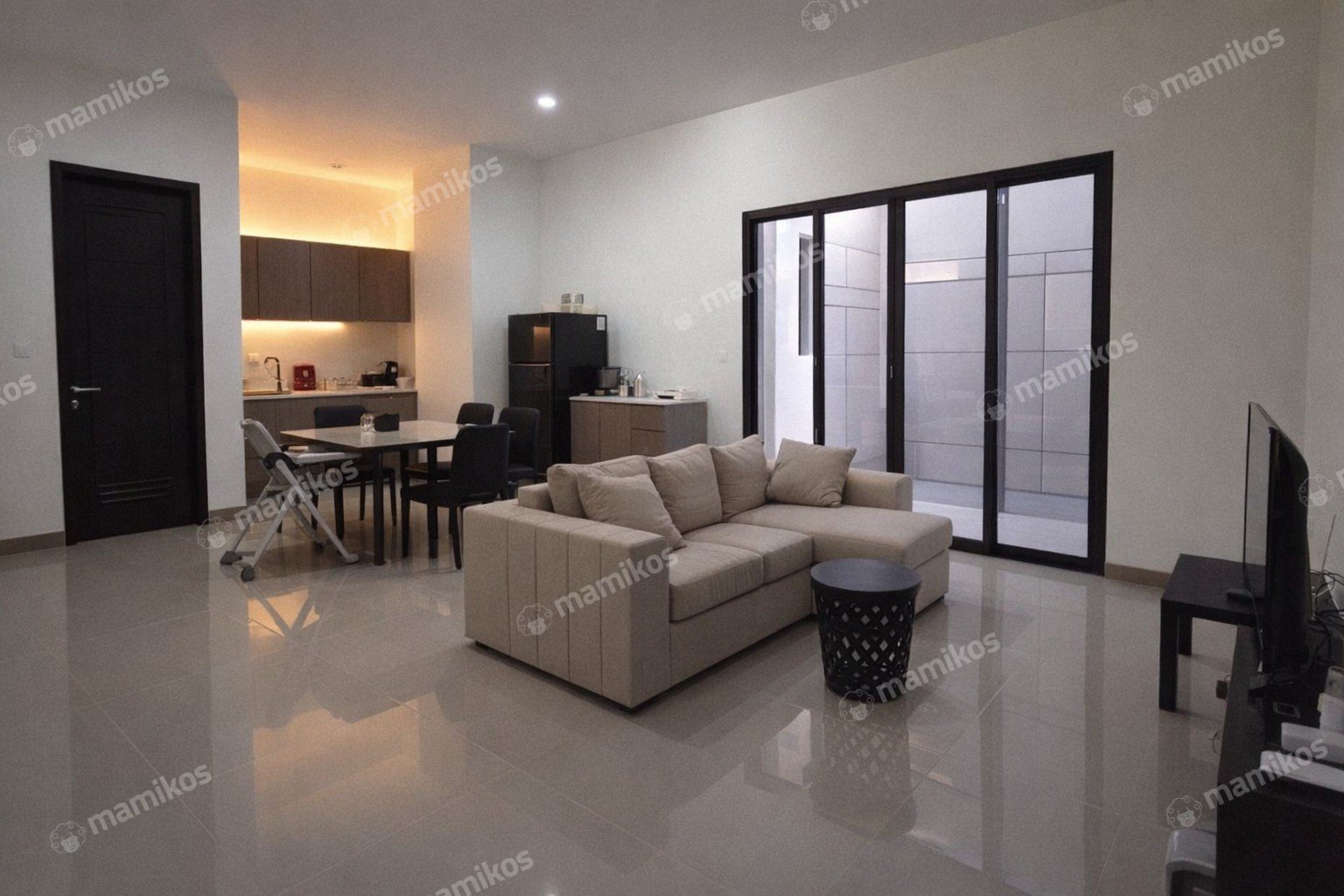 Rumah Sertifikat SHM 3 Kamar Tidur 3 Kamar Mandi Kelapa Gading Jakarta Utara - Photo 2