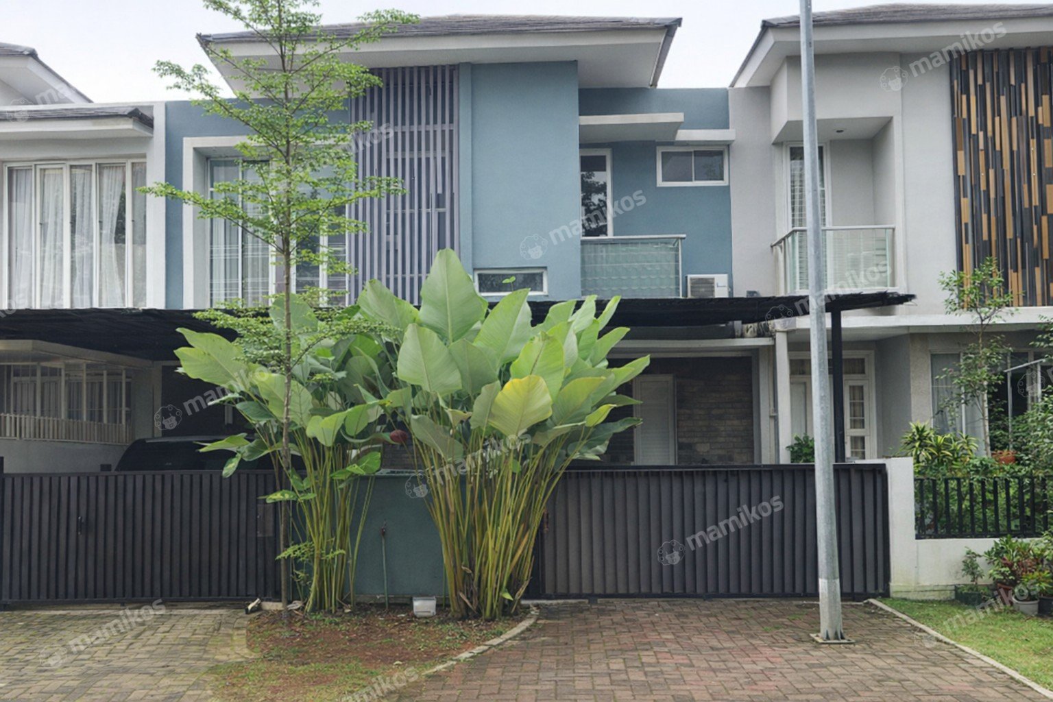 Rumah Sertifikat SHM 6 Kamar Tidur 4 Kamar Mandi Citra Grand Jakarta Timur