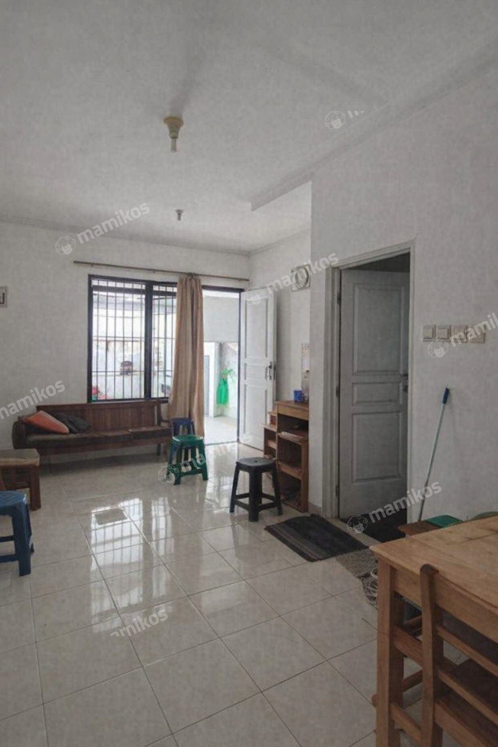 Rumah Sertifikat SHM 3 Kamar Tidur 2 Kamar Mandi Taman Surya Jakarta Barat - Photo 2