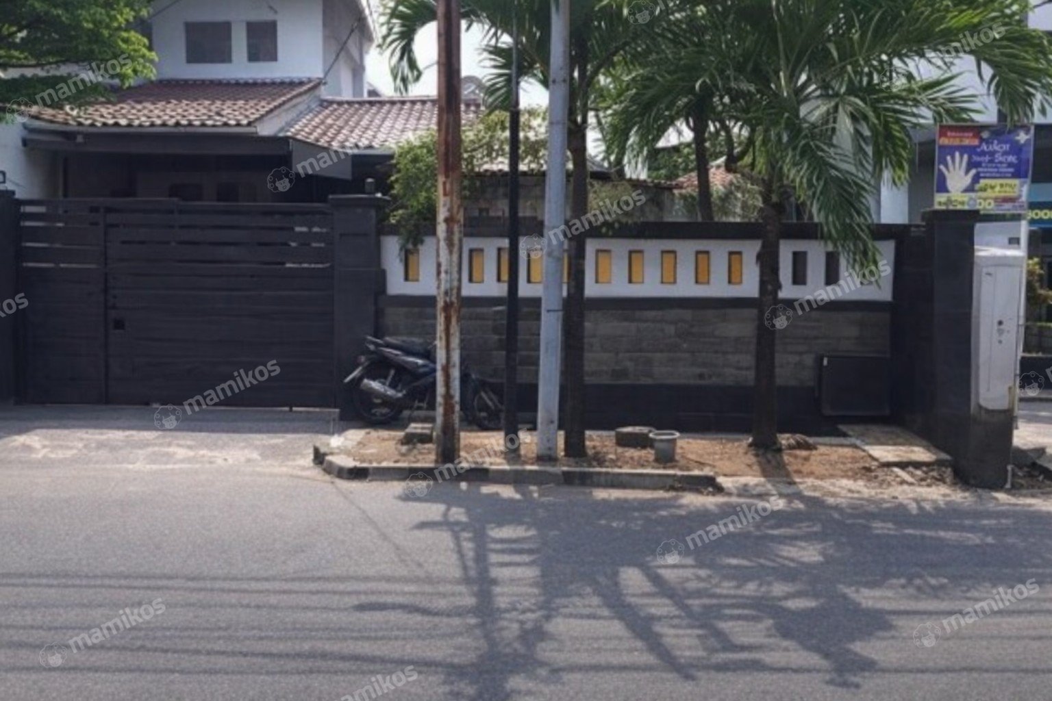 Rumah Sertifikat SHM 4 Kamar Tidur 3 Kamar Mandi Pondok Labu Jakarta Selatan