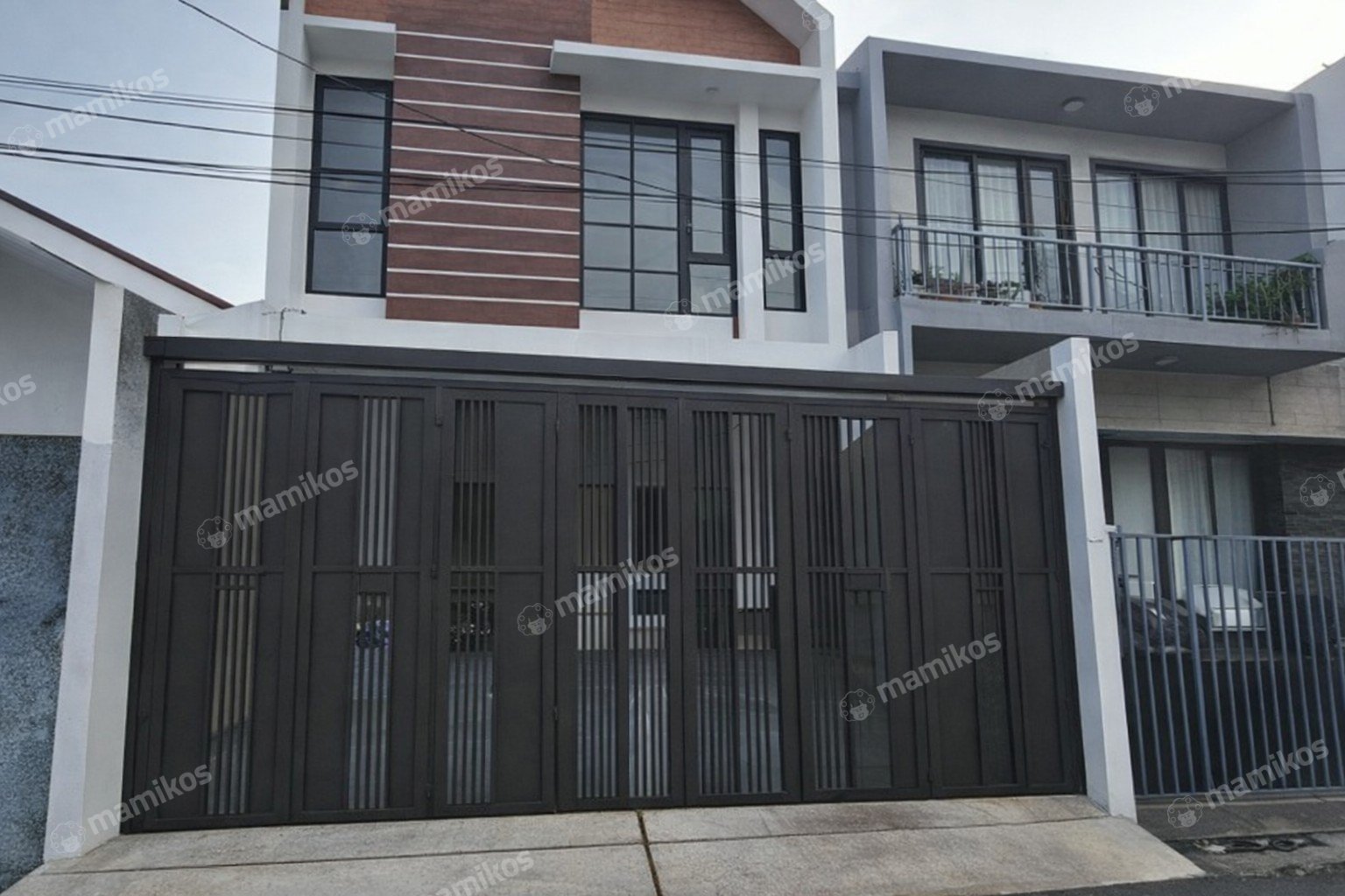 Rumah 4KT 3KM Sunrise Garden Jakarta Barat