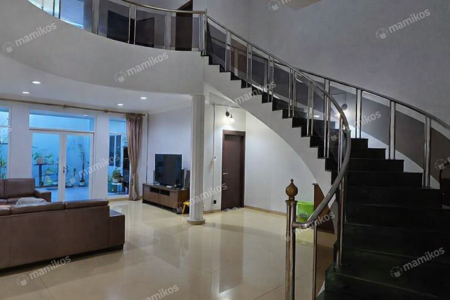 Rumah Sertifikat SHM 5 Kamar Tidur 4 Kamar Mandi Pantai Indah Kapuk Jakarta Utara