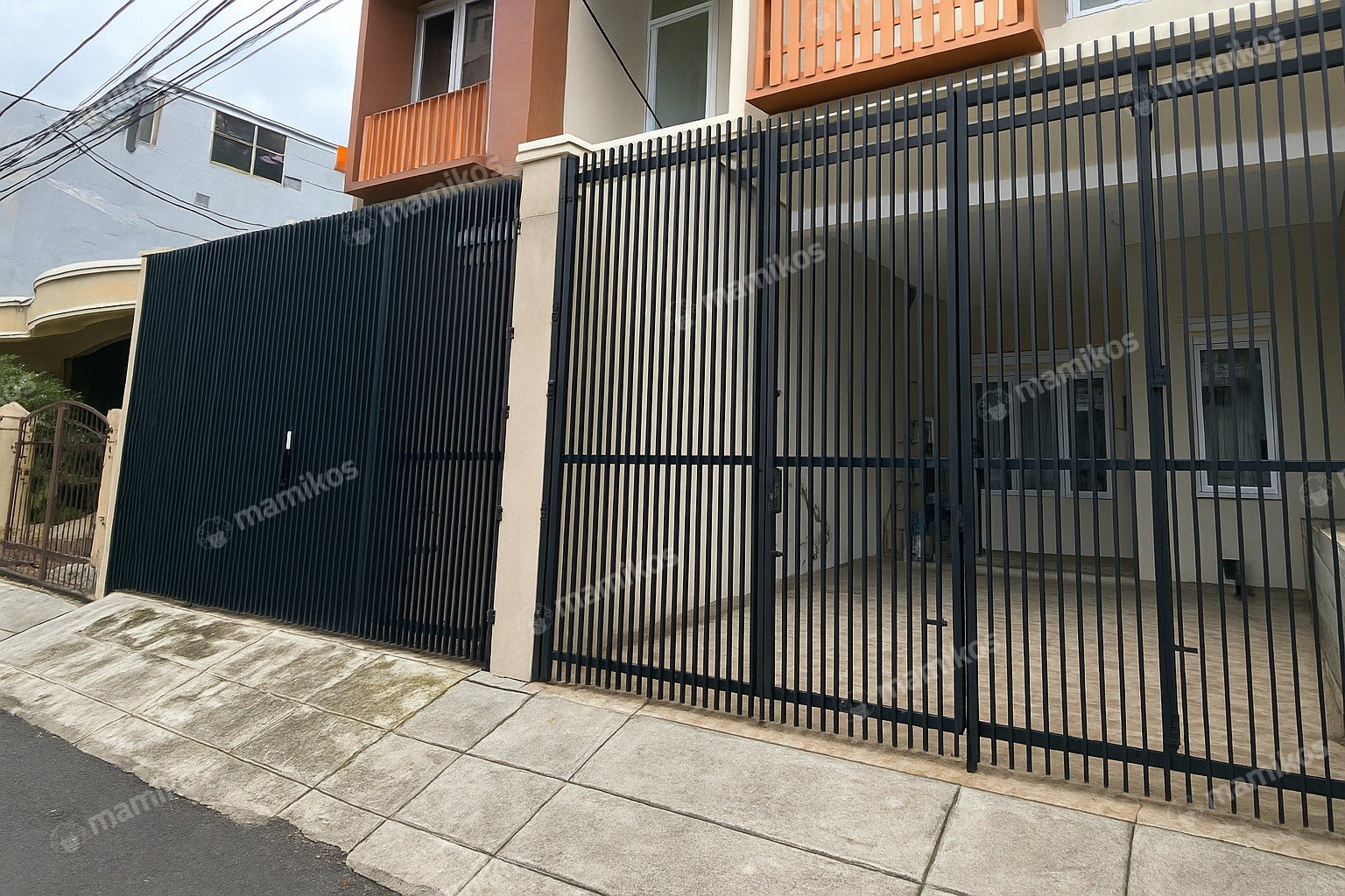 Rumah Sertifikat SHM 4 Kamar Tidur 5 Kamar Mandi Tomang Jakarta Barat
