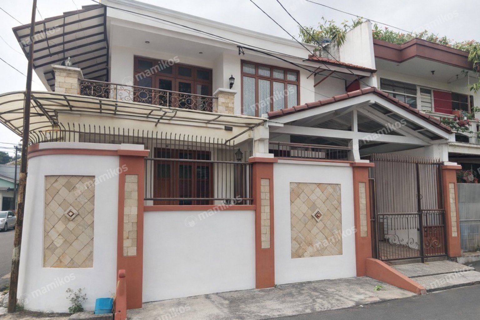 Rumah Sertifikat SHM 4 Kamar Tidur 2 Kamar Mandi Tanjung Duren Jakarta Barat