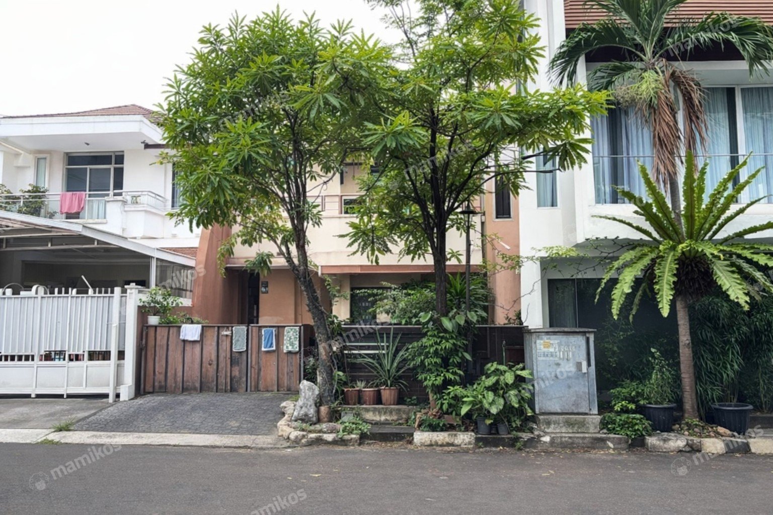 Rumah Sertifikat SHM 3 Kamar Tidur 2 Kamar Mandi Kembangan Jakarta Barat