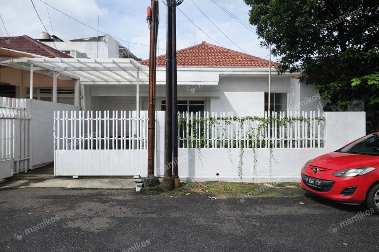 Rumah Sertifikat SHM 3 Kamar Tidur 2 Kamar Mandi Sunrise Garden Jakarta Barat