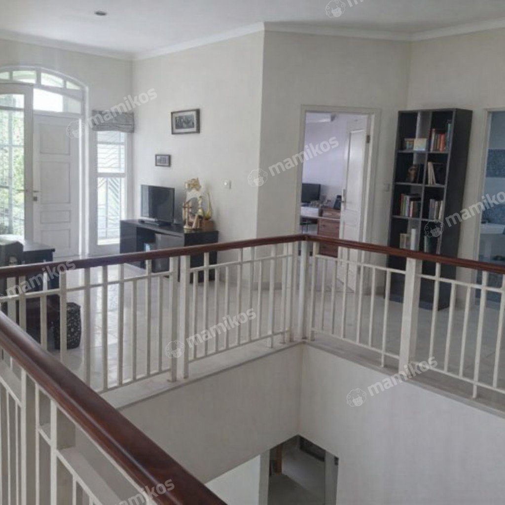 Rumah Sertifikat SHM 4 Kamar Tidur 3 Kamar Mandi Citra Grand Jakarta Timur - Photo 3