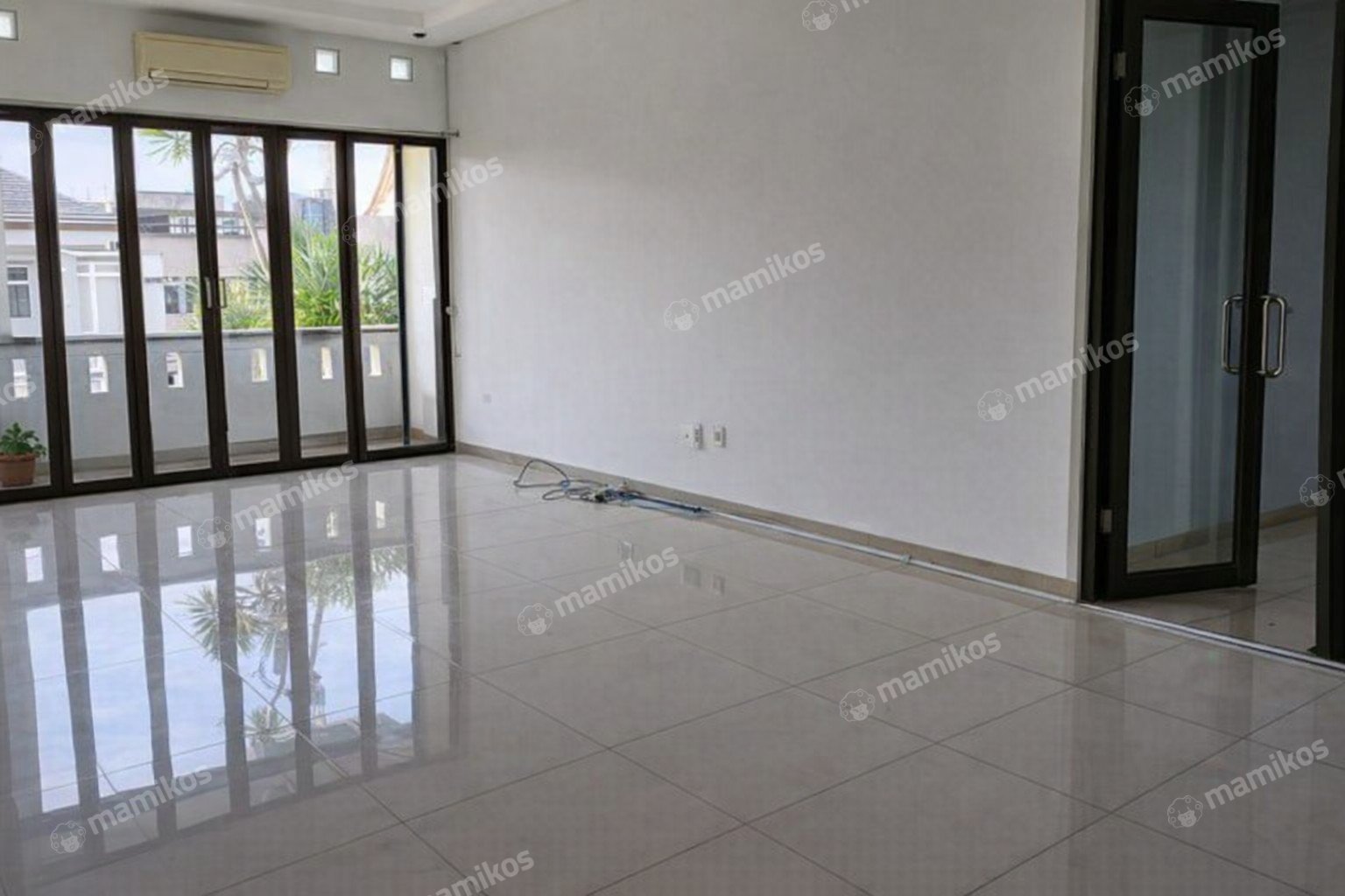 Rumah Sertifikat SHM 4 Kamar Tidur 4 Kamar Mandi Cilandak Jakarta Selatan