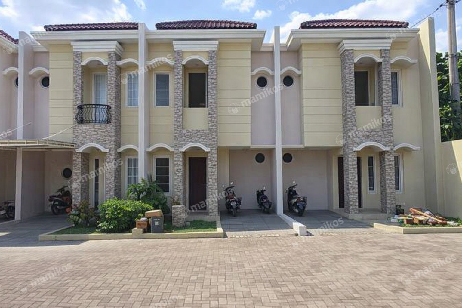 Rumah Sertifikat SHM 3 Kamar Mandi 3 Lantai Cirendeu Jakarta Selatan