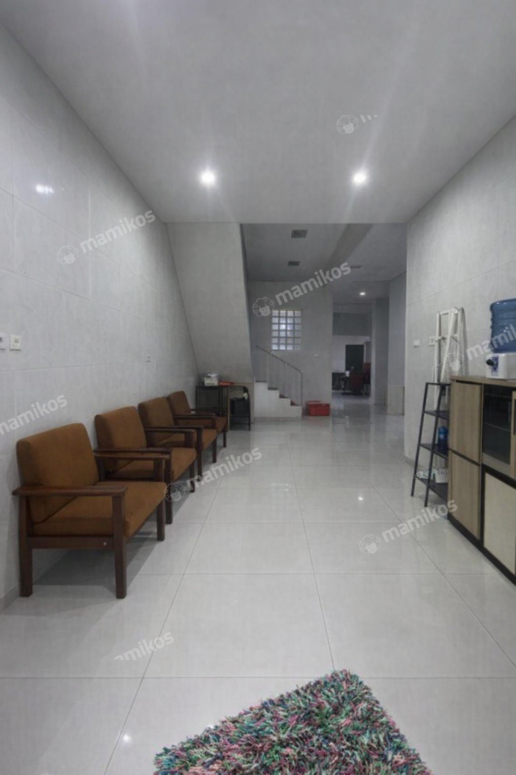 Rumah 6 Kamar Tidur 3 Kamar Mandi 3 Lantai Taman Palem Jakarta Barat - Photo 2