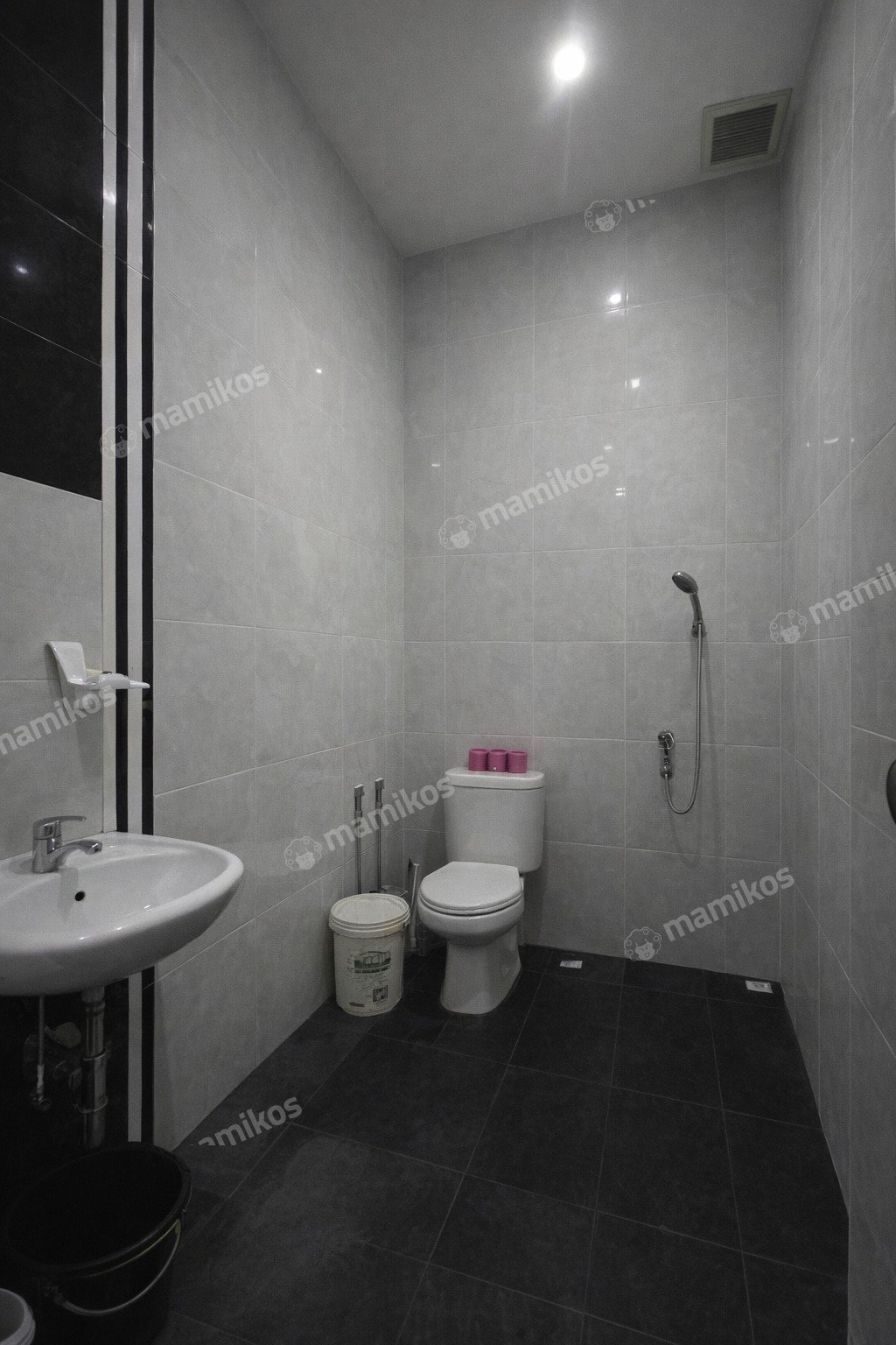 Rumah 6 Kamar Tidur 3 Kamar Mandi 3 Lantai Taman Palem Jakarta Barat - Photo 3