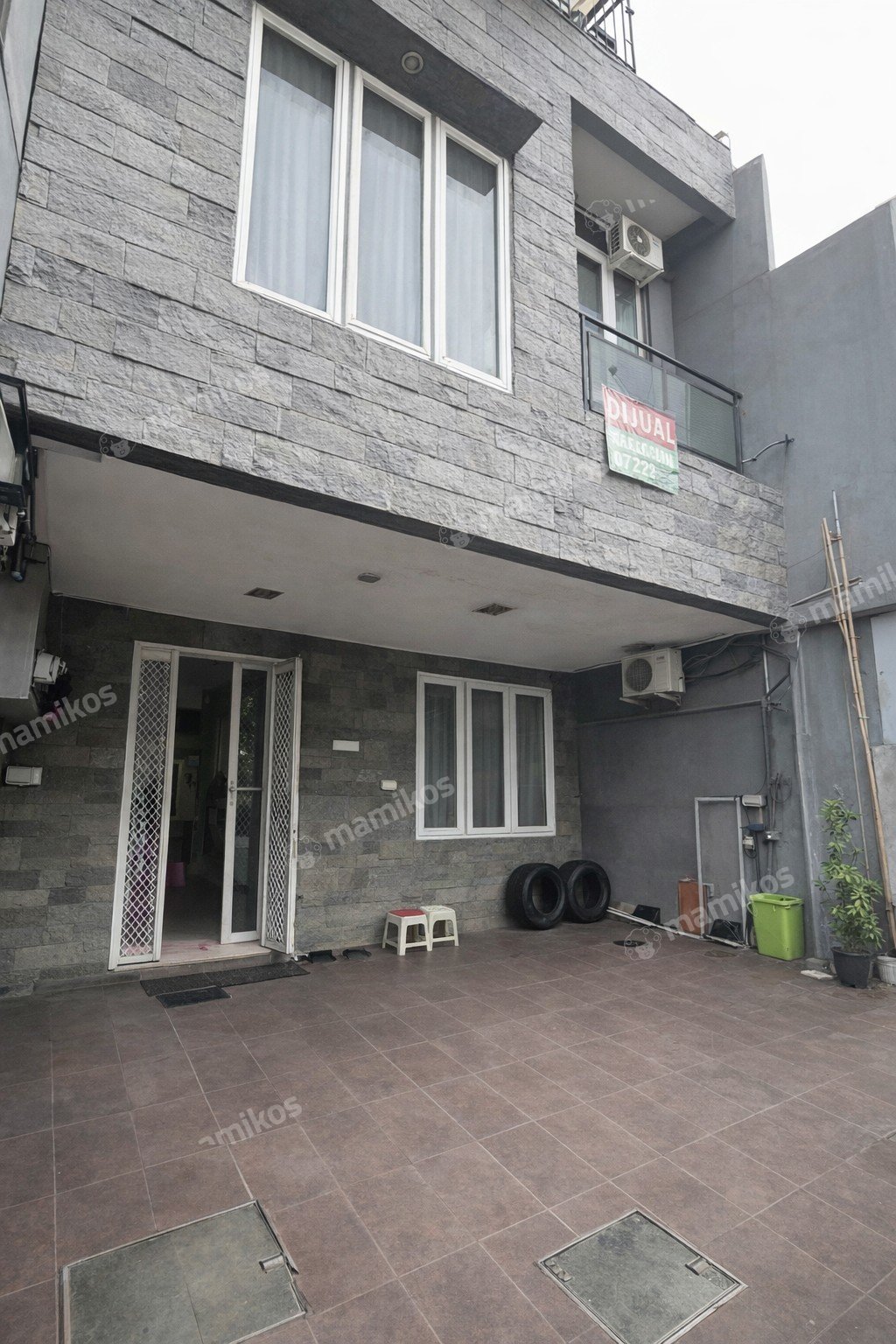 Rumah 6 Kamar Tidur 3 Kamar Mandi 3 Lantai Taman Palem Jakarta Barat - Photo 5
