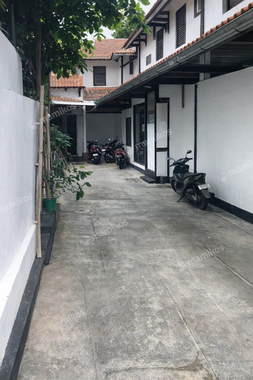 Rumah Sertifikat SHM 27 Kamar Tidur 10 Kamar Mandi Cilandak Jakarta Selatan - Photo 2