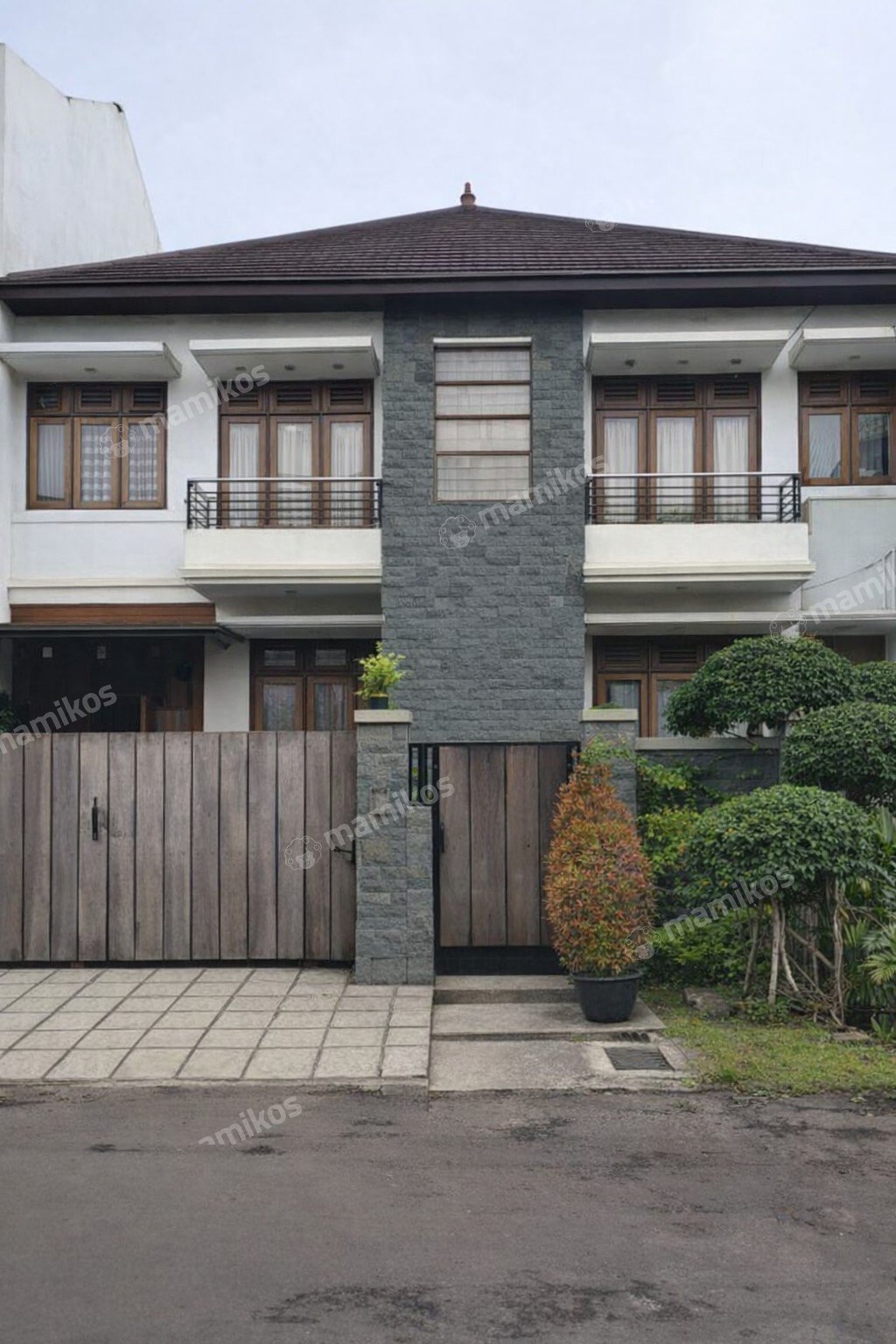 Rumah 4 Kamar Tidur 3 Kamar Mandi 2 Lantai Puri Indah Jakarta Barat - Photo 4