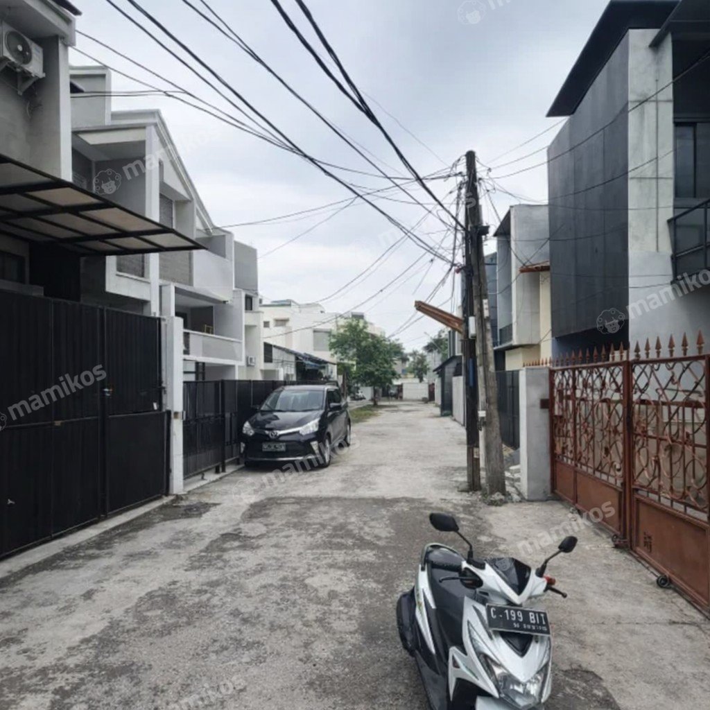 Rumah Baru Sertifikat SHM 5 Kamar Tidur Taman Ratu Jakarta Barat - Photo 3