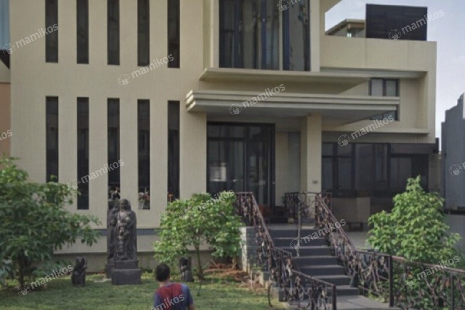 Rumah Sertifikat SHM 12 Kamar Tidur 11 Kamar Mandi Kemang Jakarta Selatan