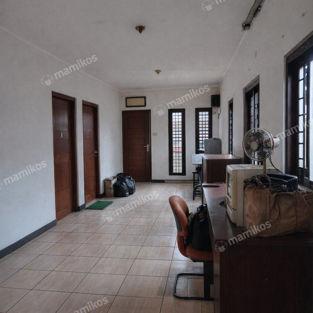 Rumah Sertifikat SHM 4 Kamar Tidur 3 Kamar Mandi Rawamangun Jakarta Timur - Photo 4