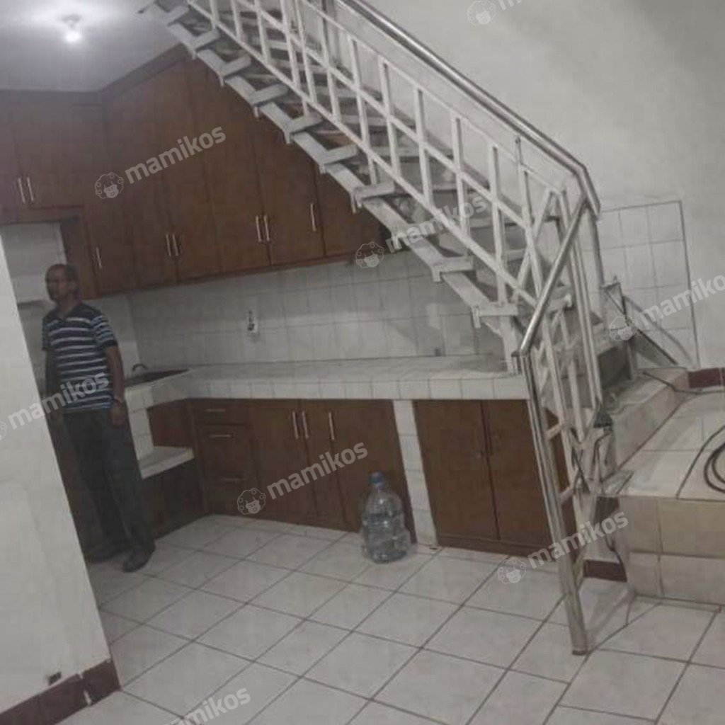 Rumah Sertifikat SHM 4 Kamar Tidur 2 Kamar Mandi Tanjung Duren Selatan Jakarta Barat - Photo 2