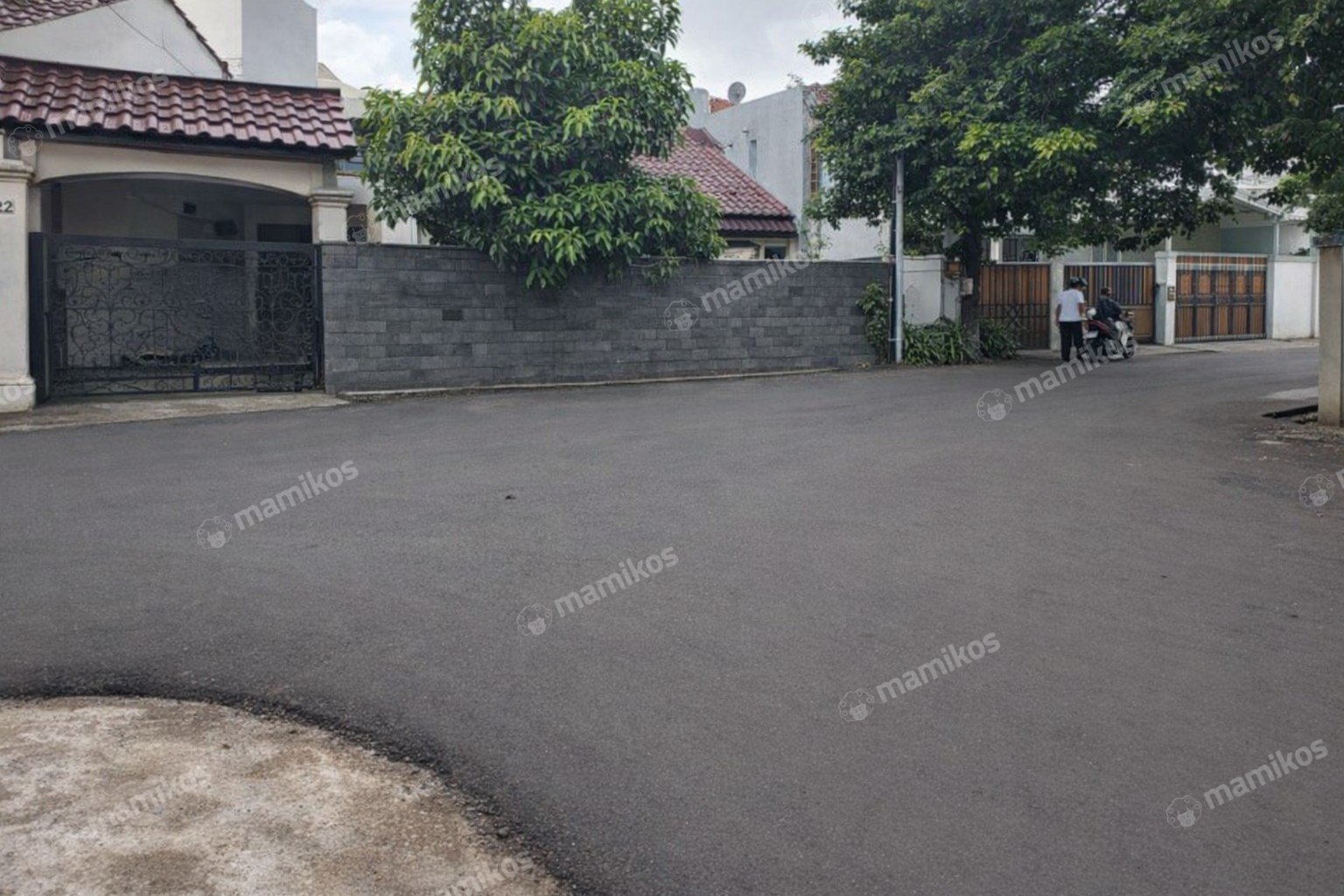 Rumah Sertifikat SHM 3 Kamar Tidur 3 Kamar Mandi Gandaria Jakarta Selatan - Photo 3