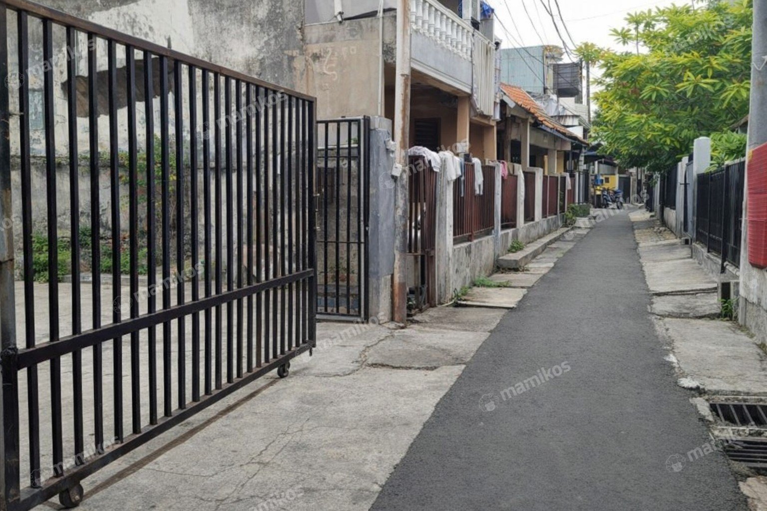 Rumah Sertifikat SHM 3 Kamar Tidur 3 Kamar Mandi Matraman Jakarta Timur