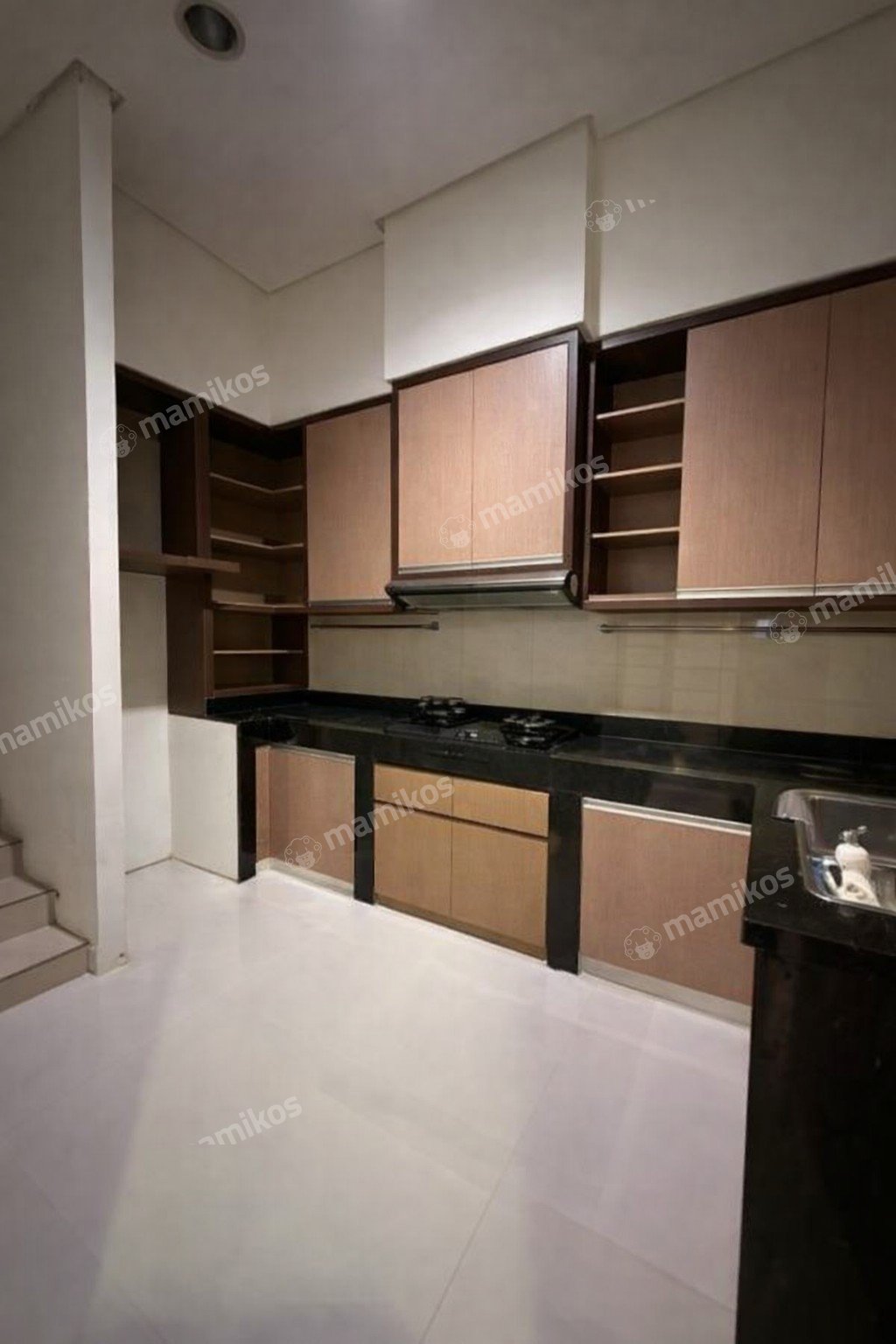 Rumah 6 Kamar Tidur 3 Kamar Mandi 1 Lantai Pantai Indah Kapuk Jakarta Utara - Photo 4
