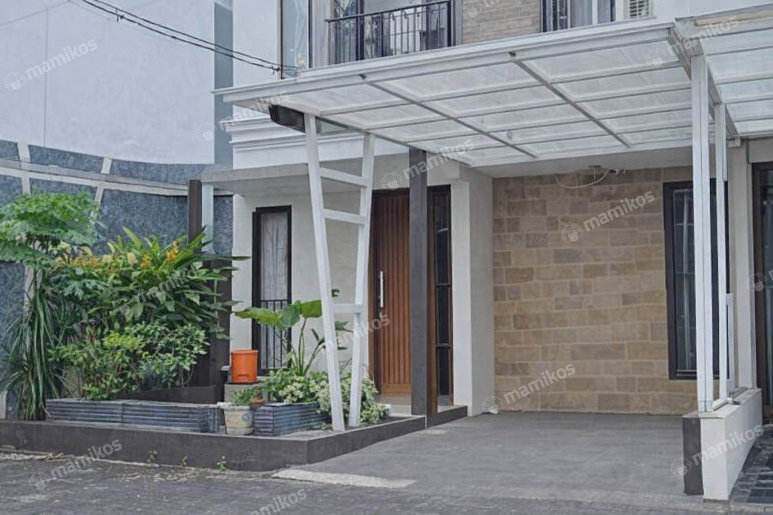 Rumah Sertifikat SHM 3 Kamar Tidur 3 Kamar Mandi Otista Jakarta Timur