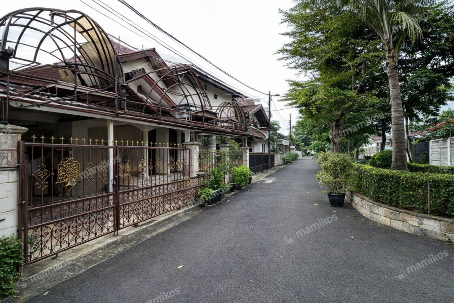 Rumah Sertifikat SHM 4 Kamar Tidur 4 Kamar Mandi Tebet Jakarta Selatan