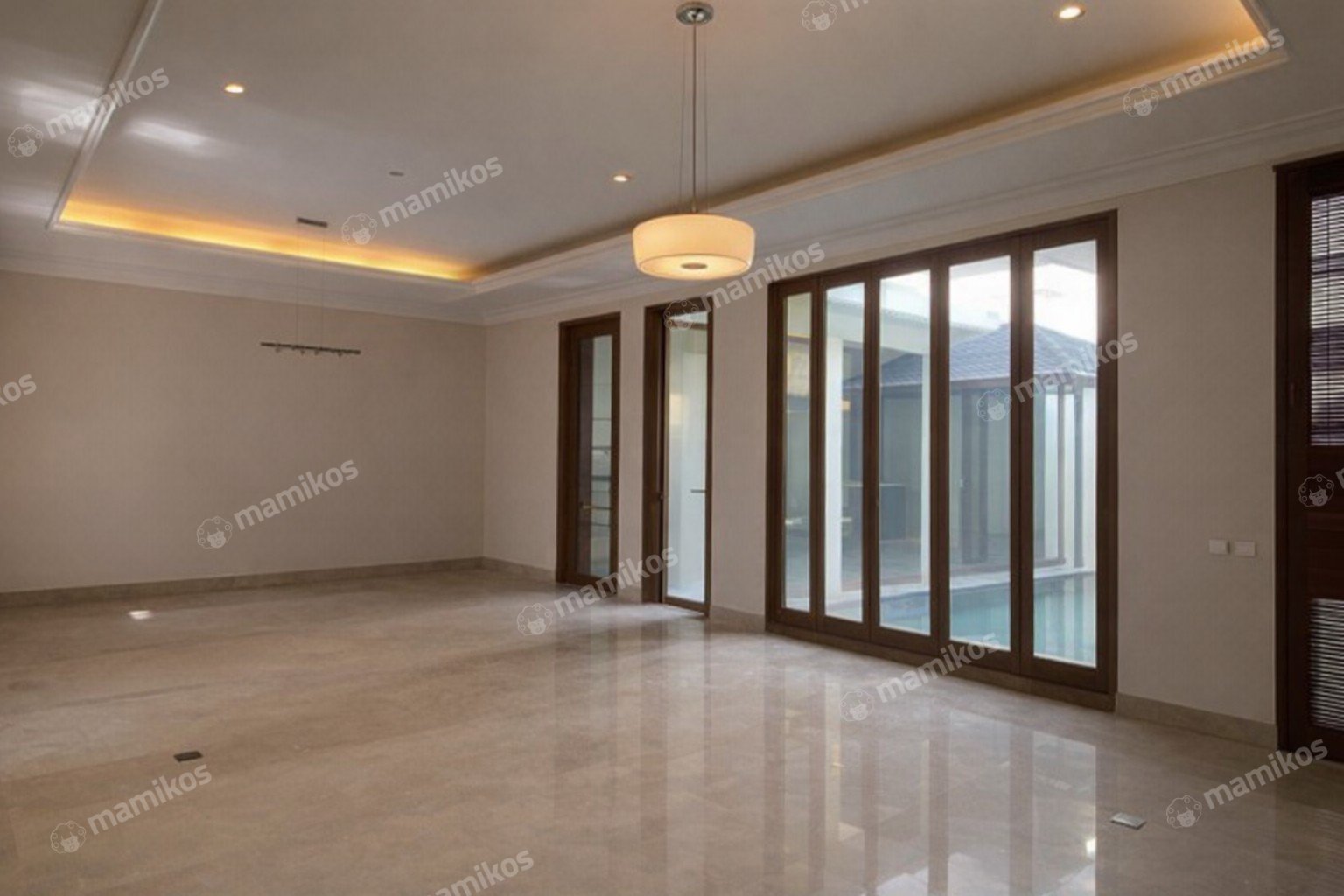 Rumah Sertifikat SHM 5 Kamar Tidur 4 Kamar Mandi Mega Kuningan Jakarta Selatan
