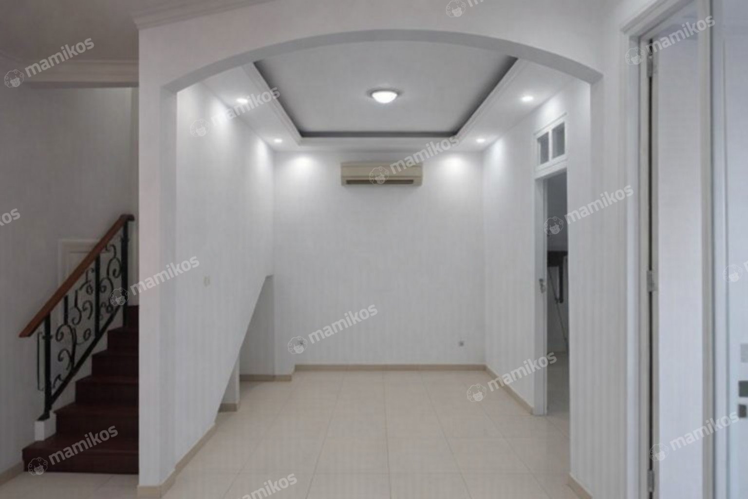 Rumah Sertifikat SHM 4 Kamar Tidur 4 Kamar Mandi Legenda Wisata Jakarta Timur - Photo 3