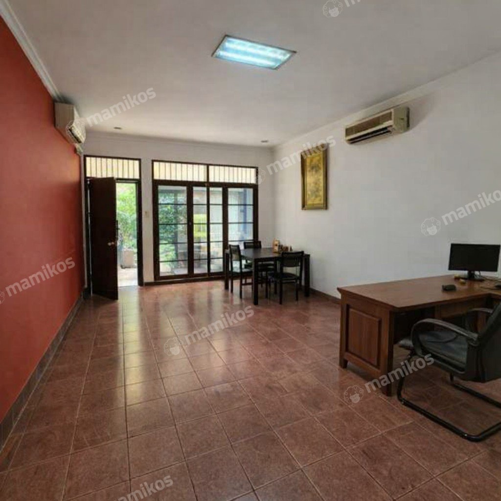 Rumah Sertifikat SHM 9 Kamar Tidur 8 Kamar Mandi Cilandak Jakarta Selatan - Photo 2