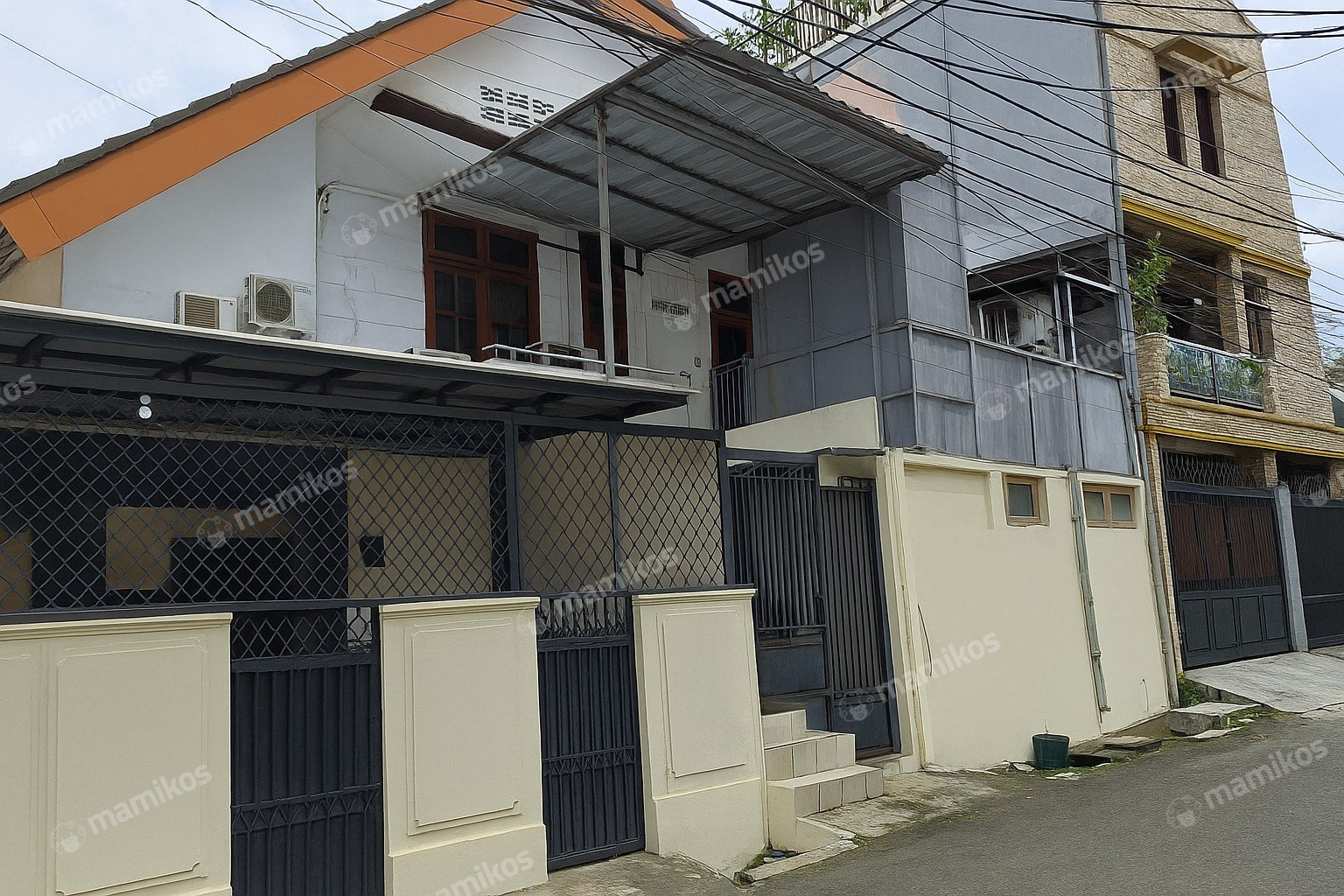 Rumah Sertifikat SHM 7 Kamar Tidur 7 Kamar Mandi Kayu Putih Jakarta Timur