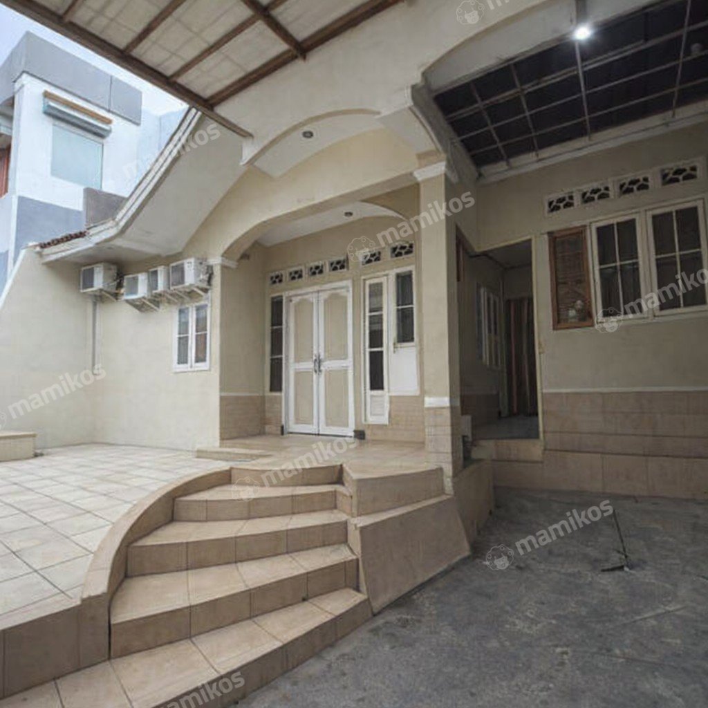 Rumah Sertifikat SHM 5 Kamar Tidur 3 Kamar Mandi Green Ville Jakarta Barat - Photo 2