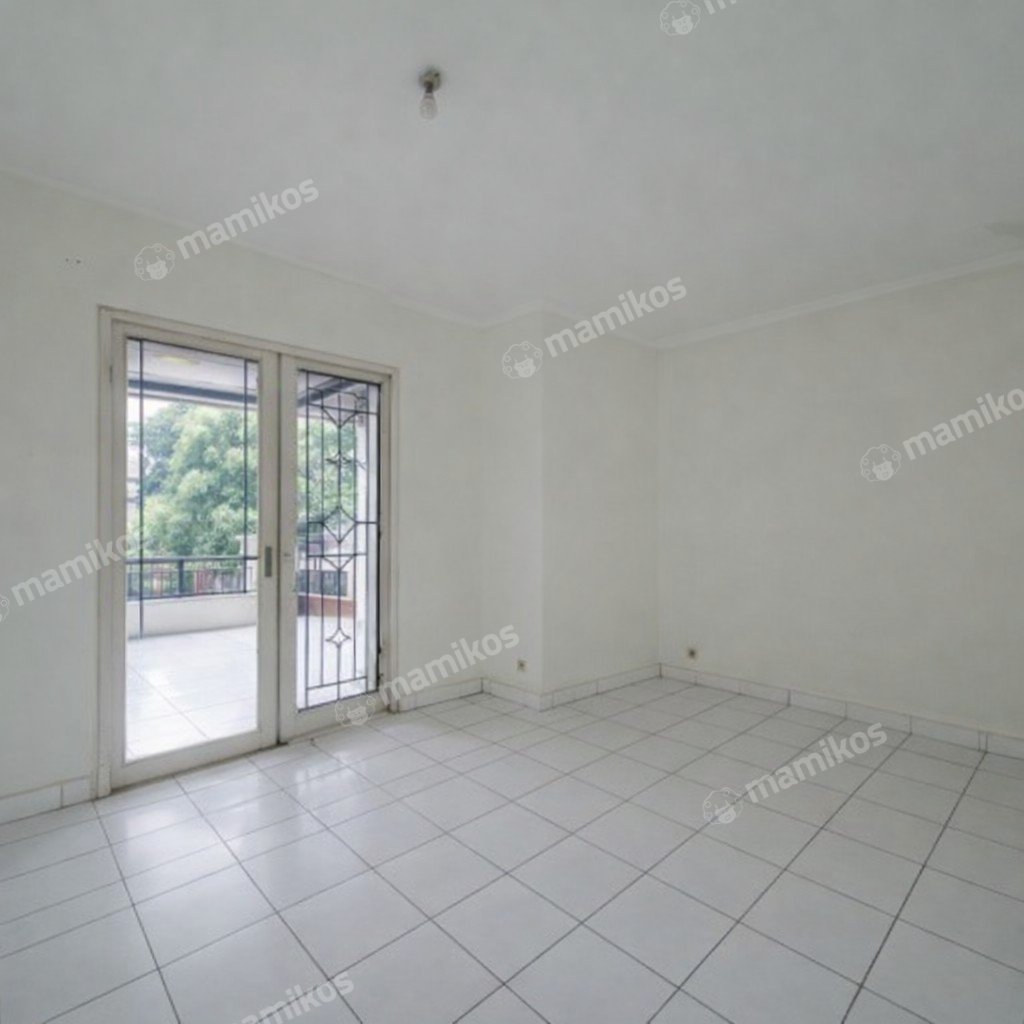 Rumah Sertifikat SHM 3 Kamar Tidur 2 Kamar Mandi Kota Wisata Jakarta Timur - Photo 3
