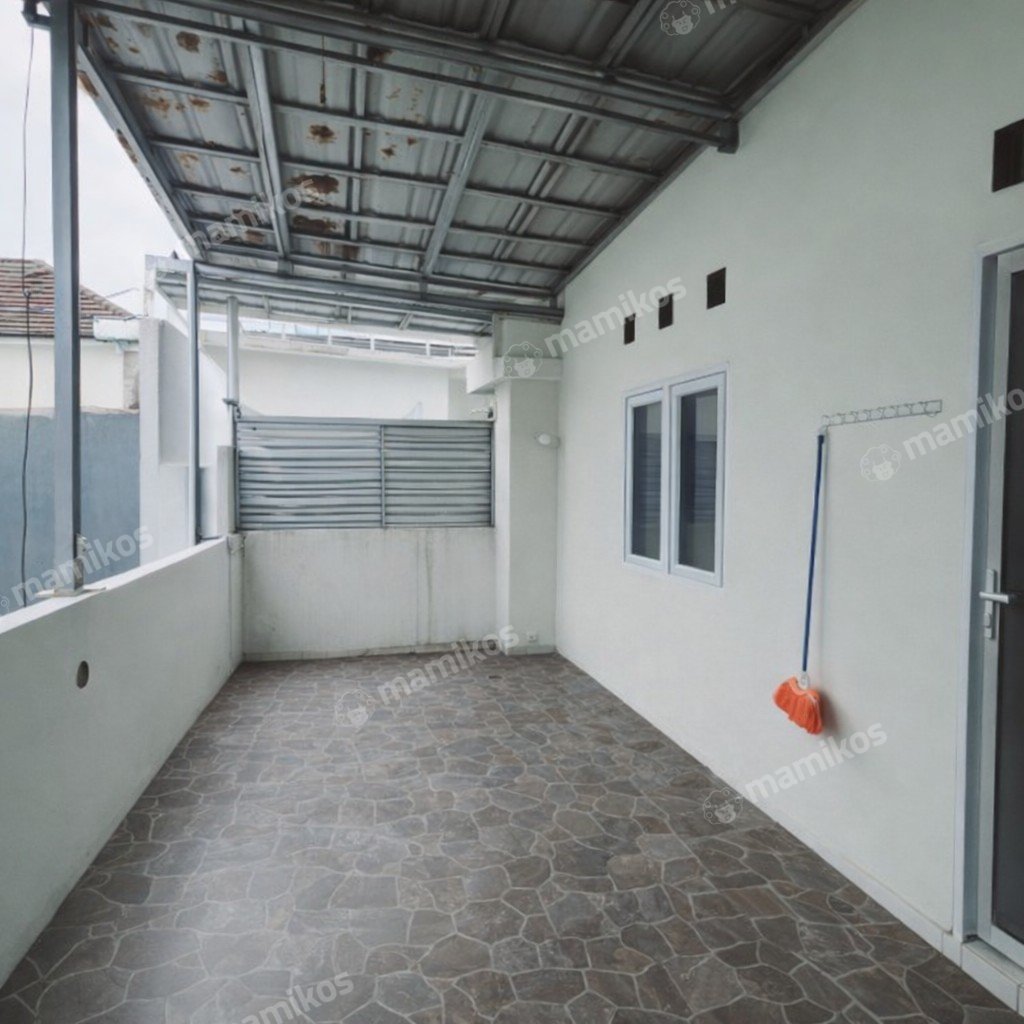 Rumah Sertifikat SHM 3 Kamar Tidur 2 Kamar Mandi Kota Wisata Jakarta Timur - Photo 5