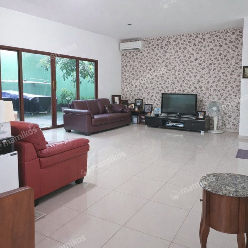 Rumah Sertifikat SHM 6 Kamar Tidur 4 Kamar Mandi Jakarta Garden City Jakarta Timur - Photo 2