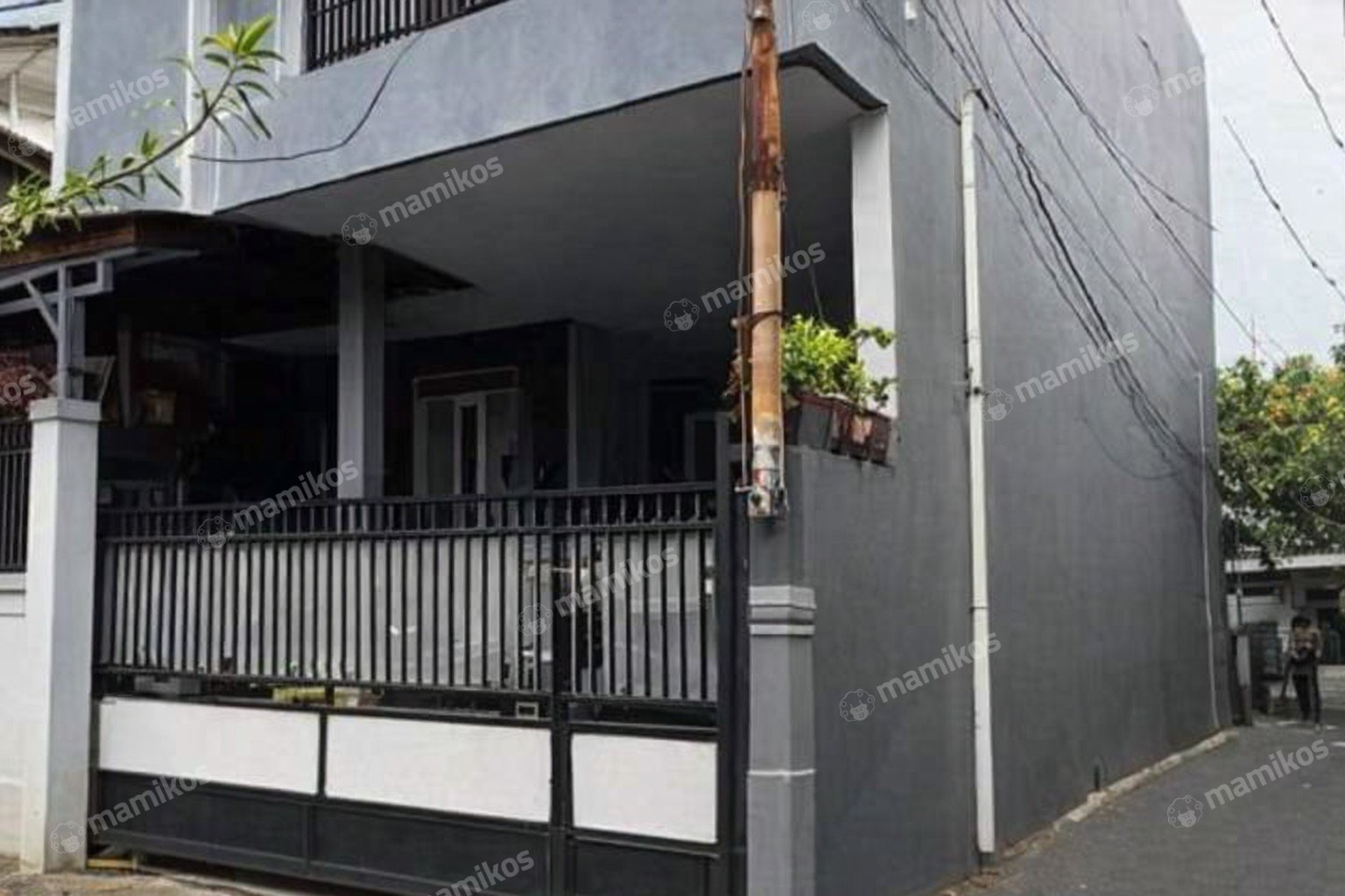 Rumah Sertifikat SHM 5 Kamar Tidur 3 Kamar Mandi Pondok Kelapa Jakarta Timur