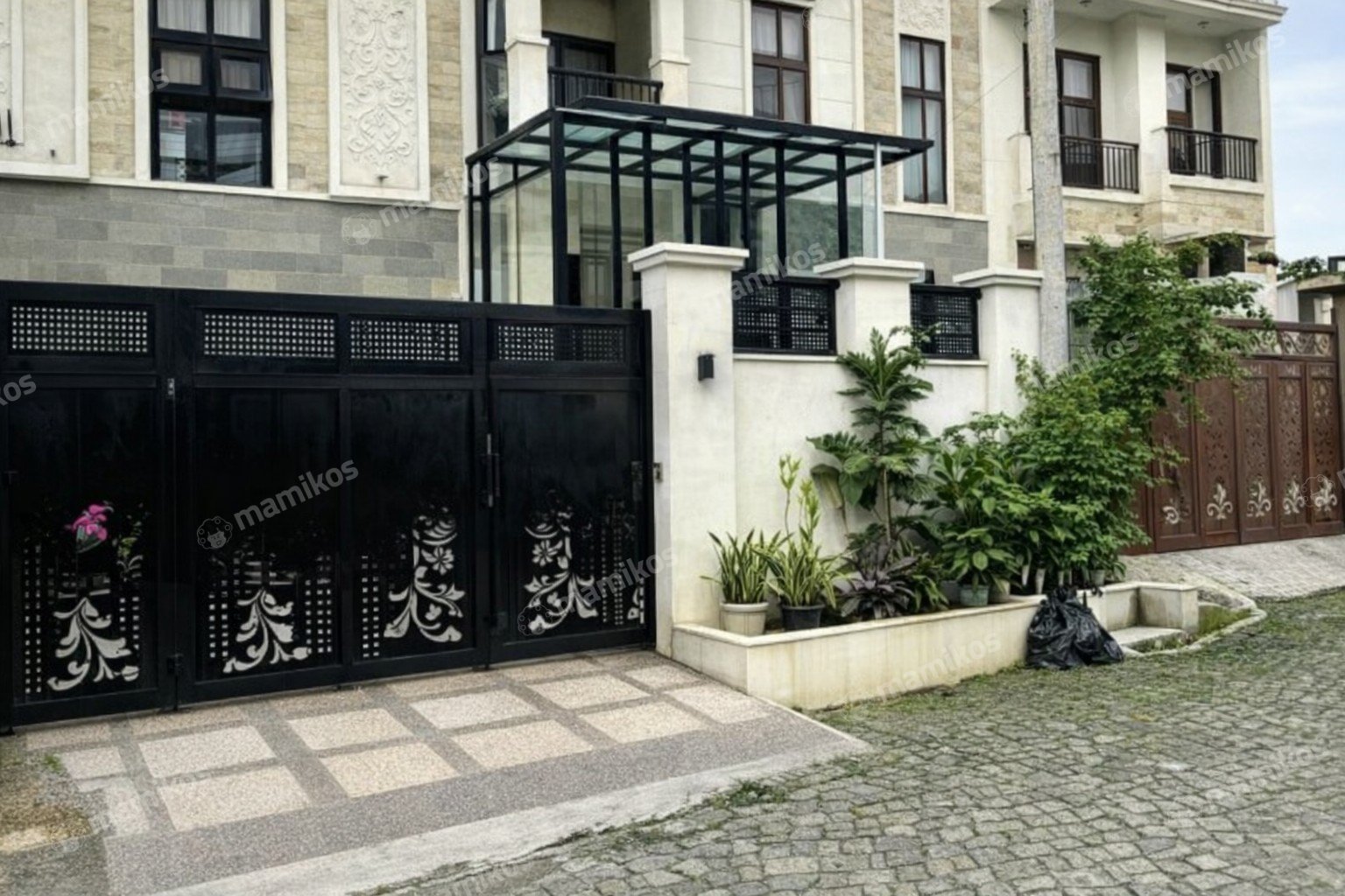 Rumah Sertifikat SHM 4 Kamar Tidur 5 Kamar Mandi Lebak Bulus Jakarta Selatan