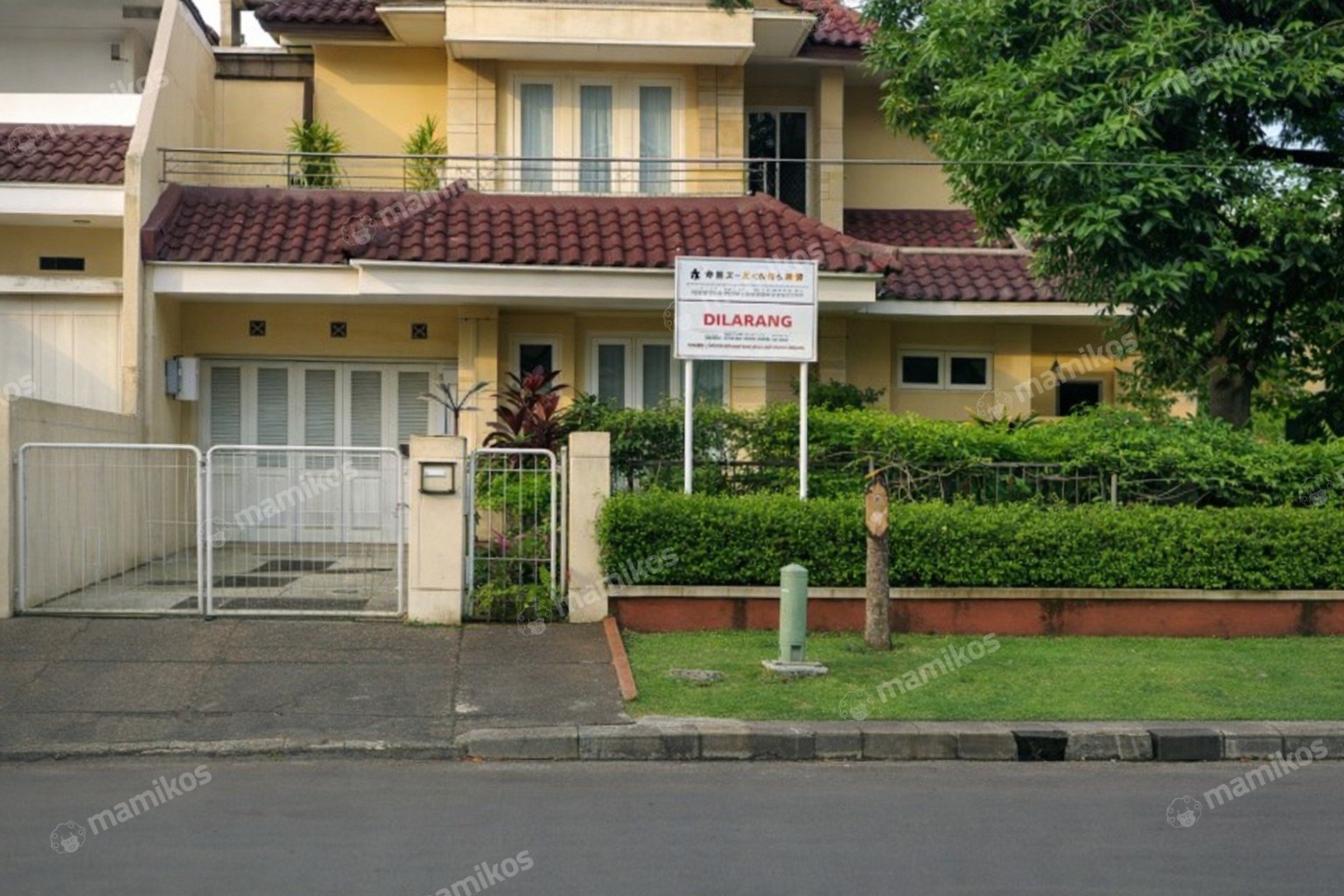 Rumah Sertifikat SHM 7 Kamar Tidur 4 Kamar Mandi Villa Meruya Jakarta Barat