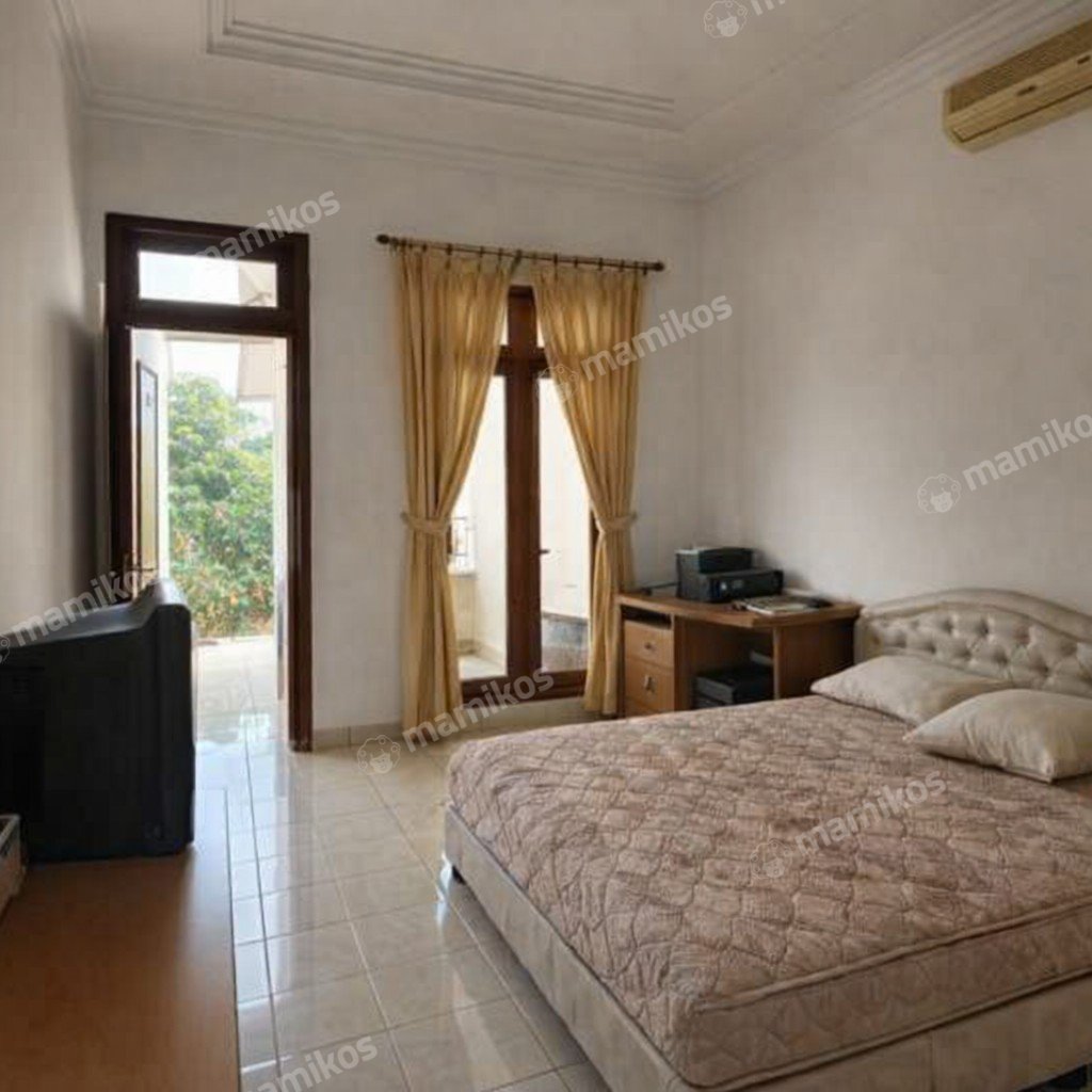 Rumah Sertifikat SHM 3 Kamar Tidur 3 Kamar Mandi Citra Grand Jakarta Timur - Photo 2