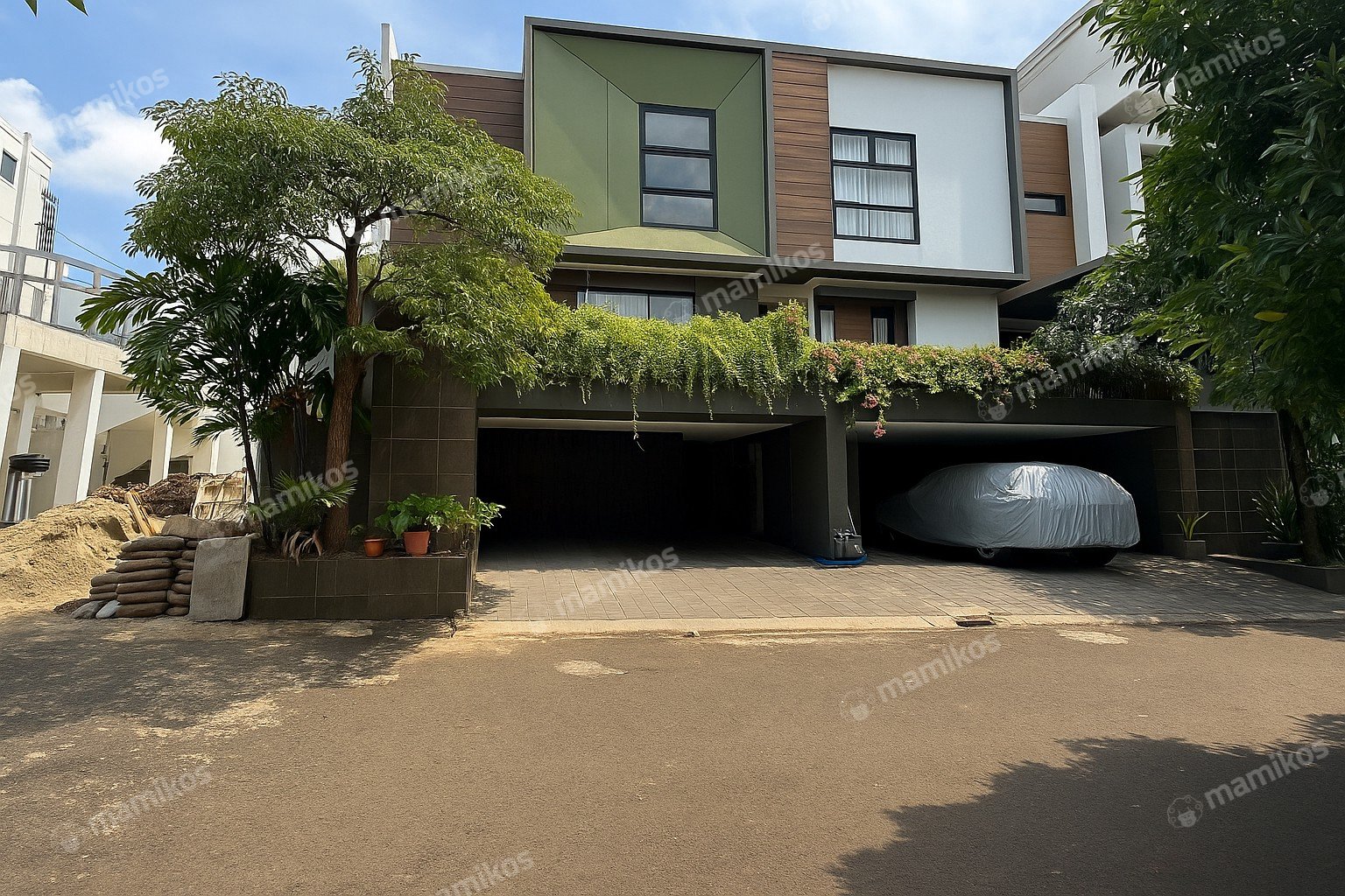 Rumah Sertifikat SHM 3 Kamar Tidur 4 Kamar Mandi Gatot Subroto Jakarta Selatan