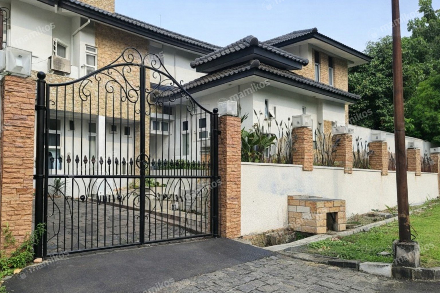 Rumah Sertifikat SHM 4 Kamar Tidur 4 Kamar Mandi Lebak Bulus Jakarta Selatan