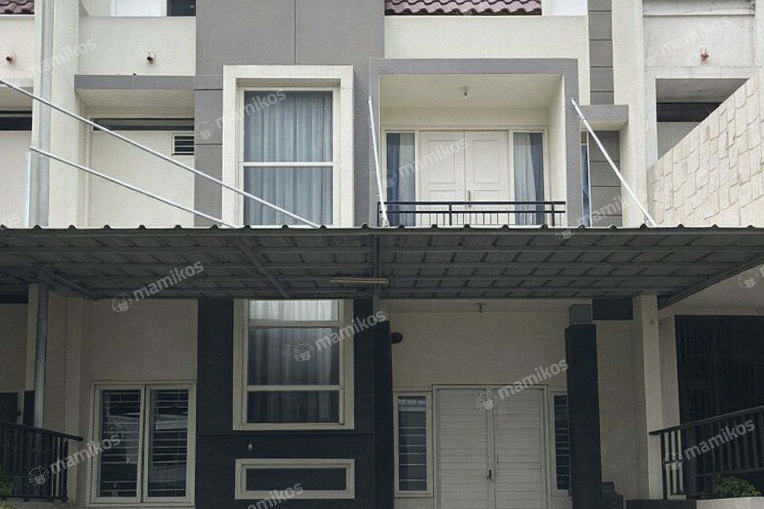 Rumah Sertifikat SHM 3 Kamar Tidur 3 Kamar Mandi Raffles Hills Jakarta Timur