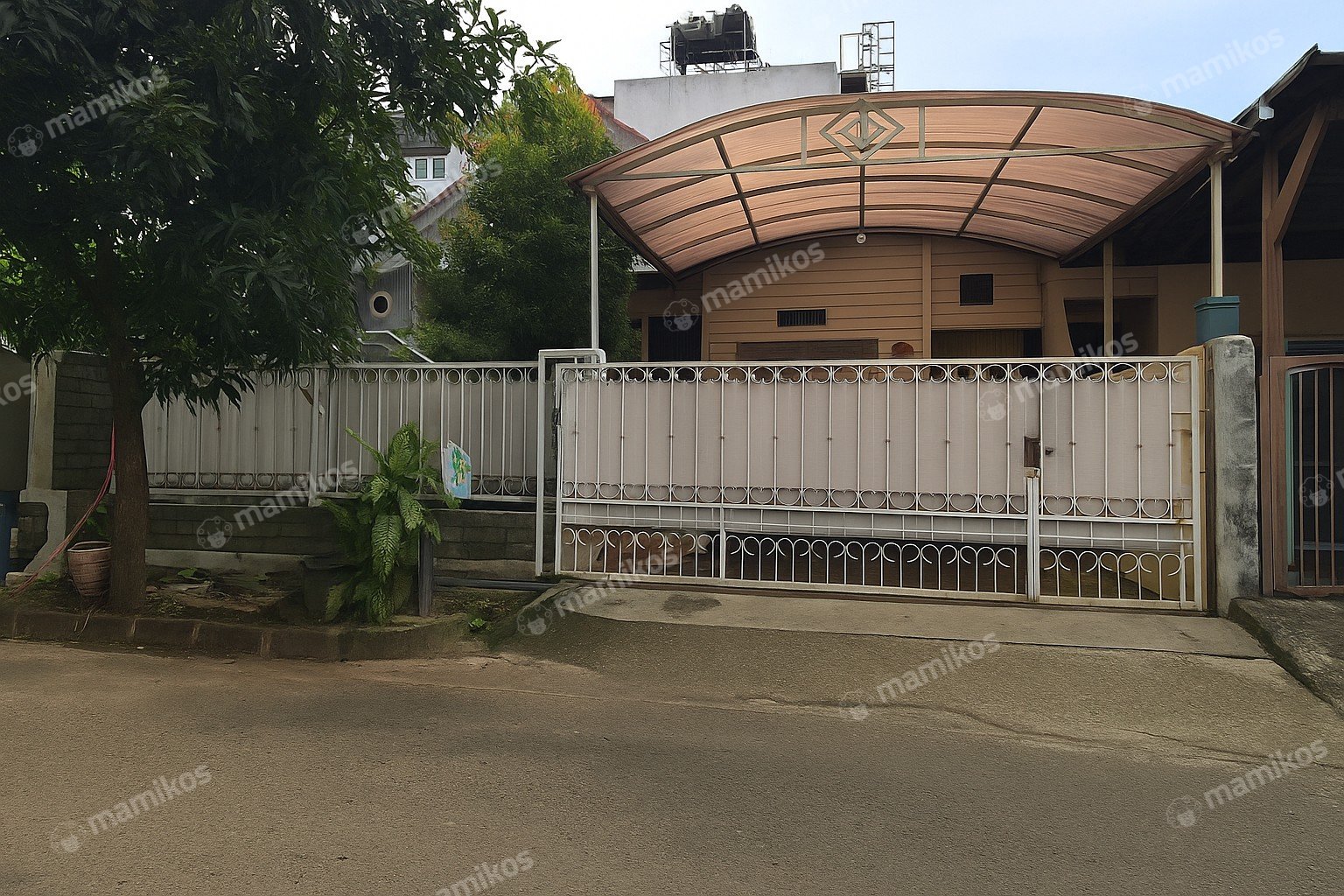 Rumah Sertifikat SHM 3 Kamar Tidur 2 Kamar Mandi Permata Buana Jakarta Barat