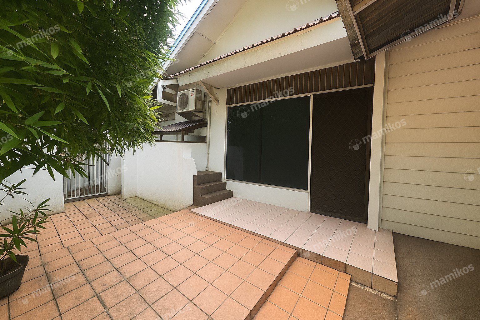 Rumah Sertifikat SHM 3 Kamar Tidur 2 Kamar Mandi Permata Buana Jakarta Barat - Photo 2